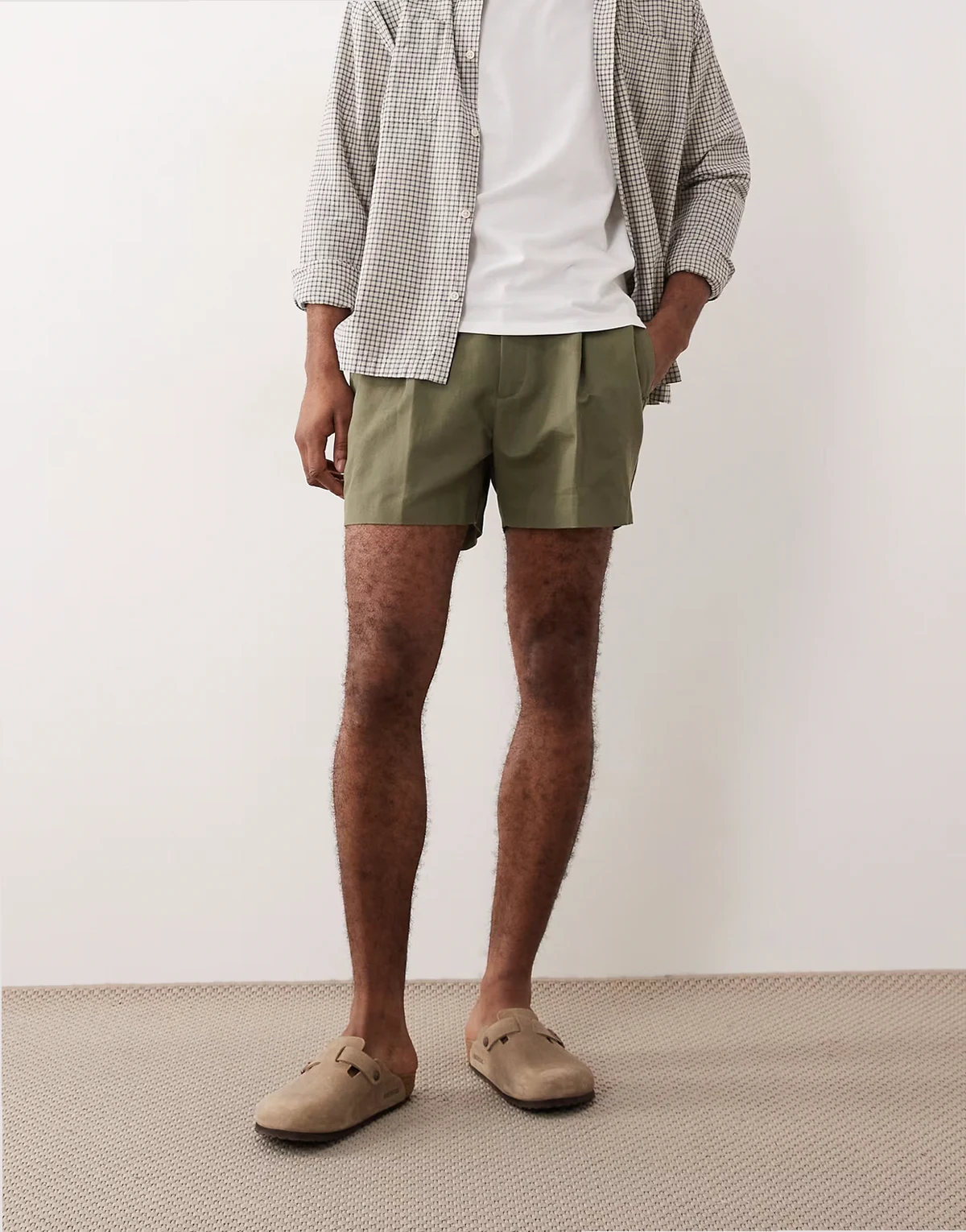 – Elegante Shorts in Olivgrün mit hohem Leinenanteil und weitem Schnitt