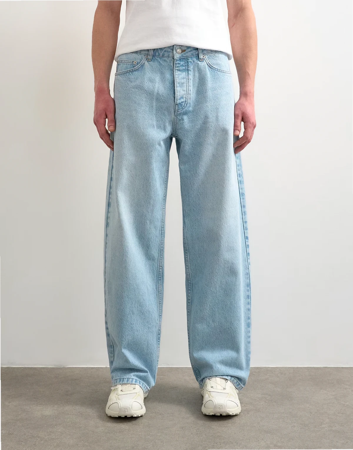 – Circular Design – Jasnoniebieskie sztywne jeansy baggy