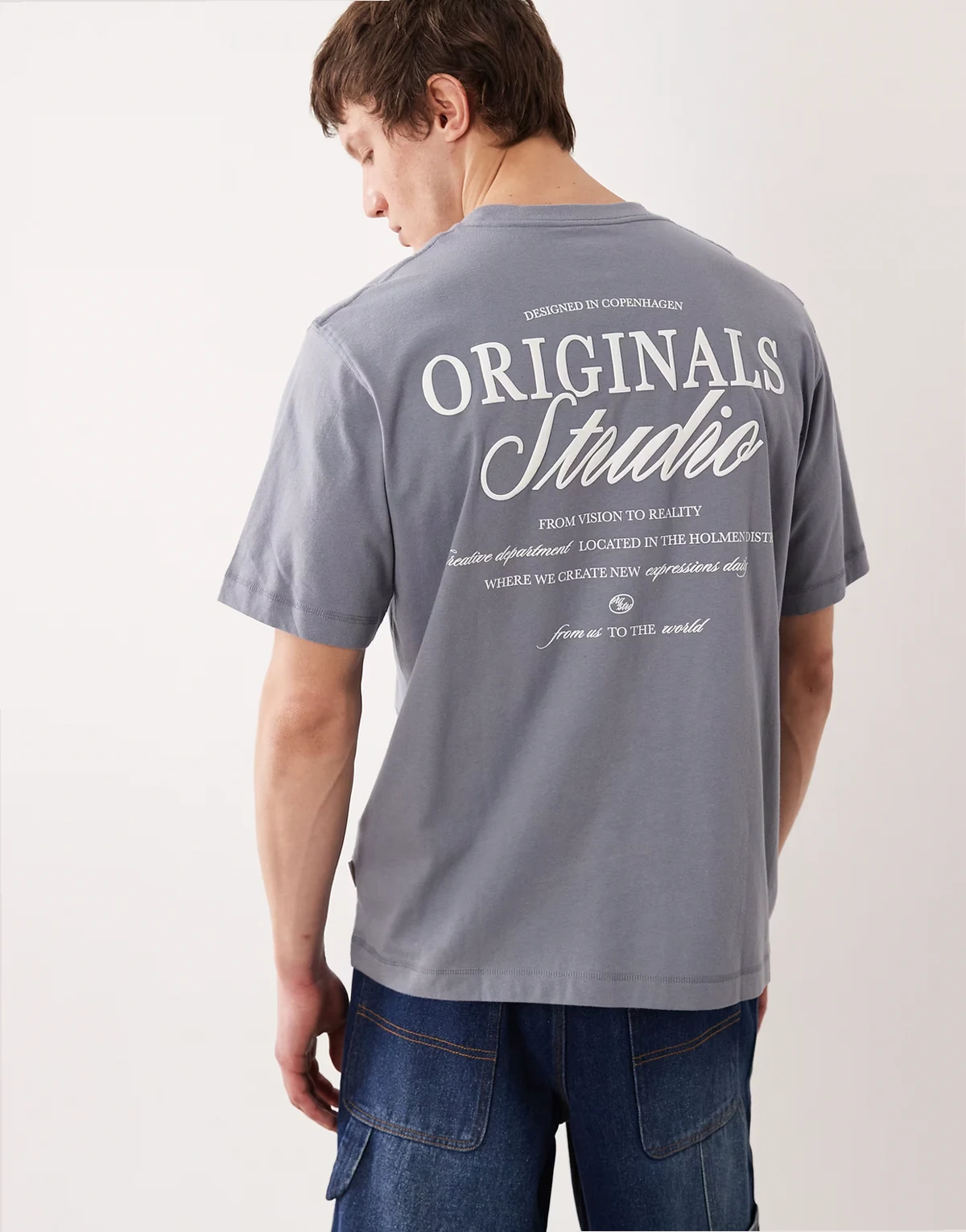 Originals – Studio – Szary T-shirt z efektem sprania i nadrukiem na plecach