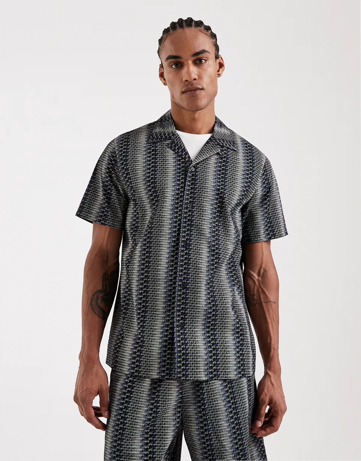 camp collar short sleeve shirt in black stripes - part of a set
