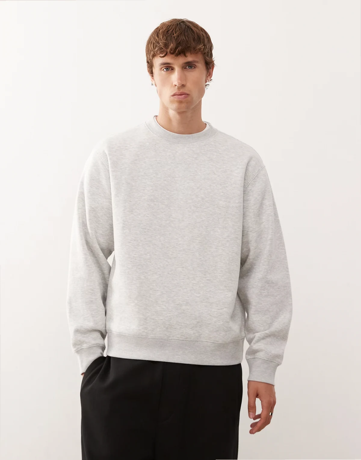 classic fit sweatshirt in heather gray