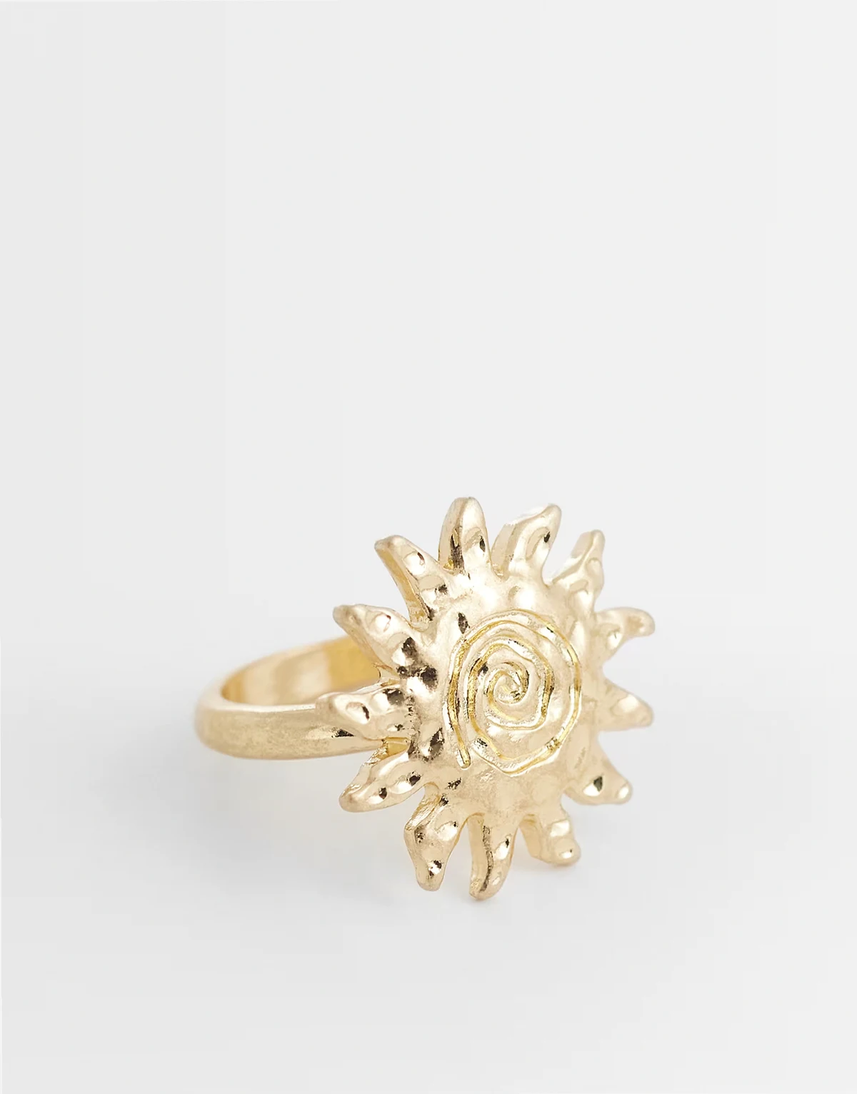 ASOS DESIGN Curve – Goldfarbener Ring mit Sonnenmotiv