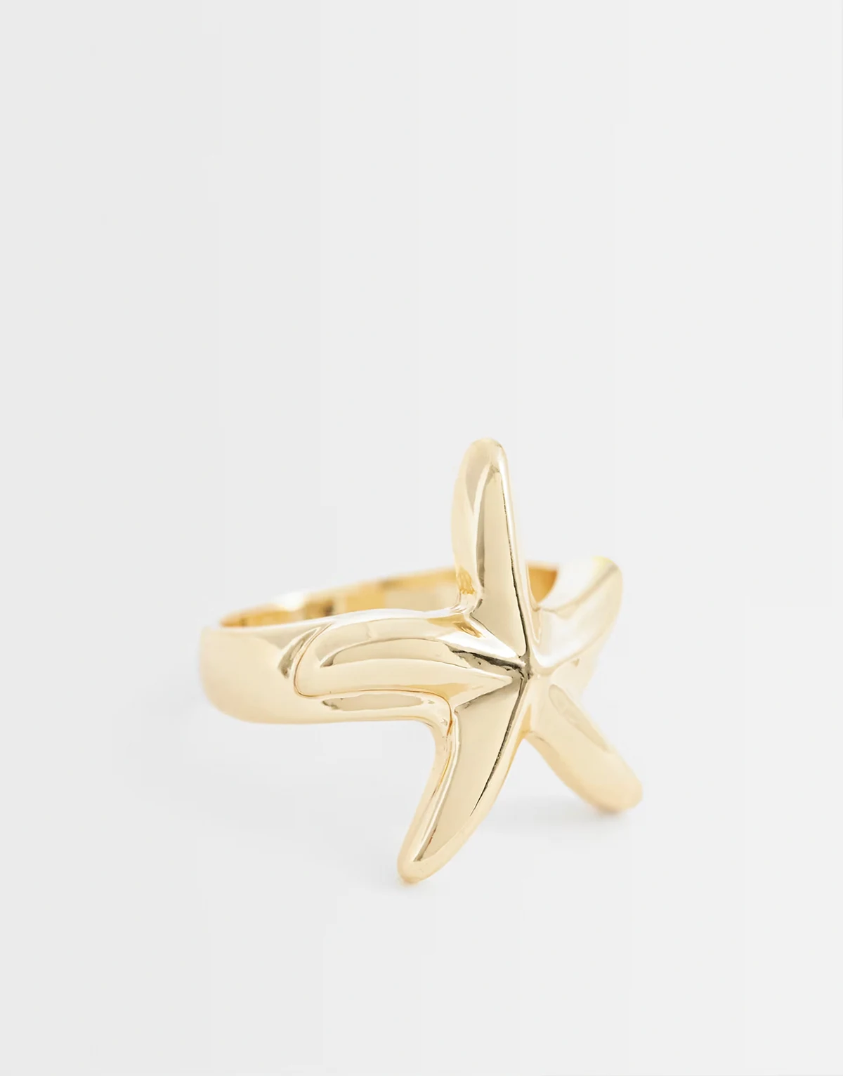 – Goldfarbener Ring mit Seestern-Design