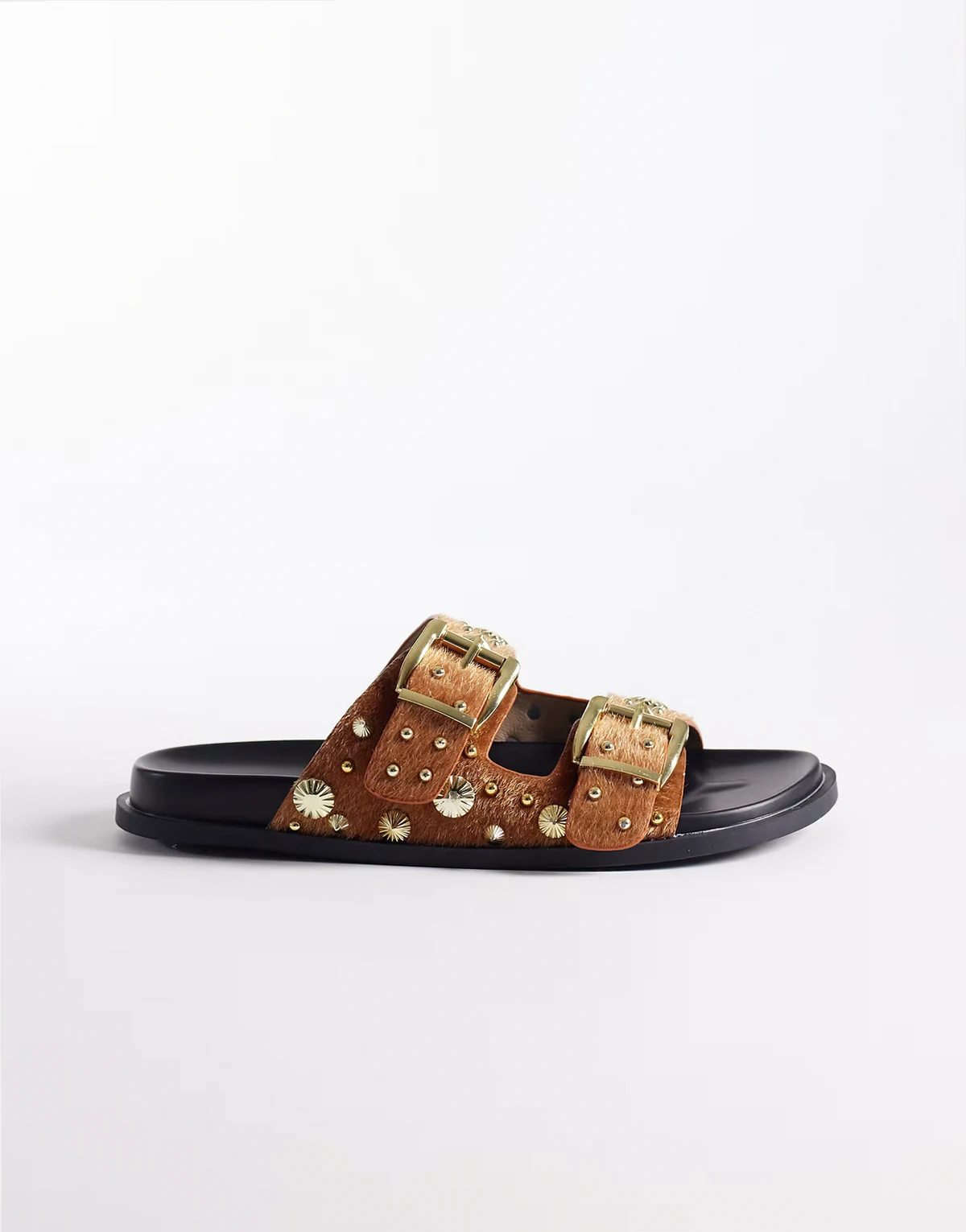 – Gerbald – Flache Sandalen in Hellbraun mit Nietenbesatz