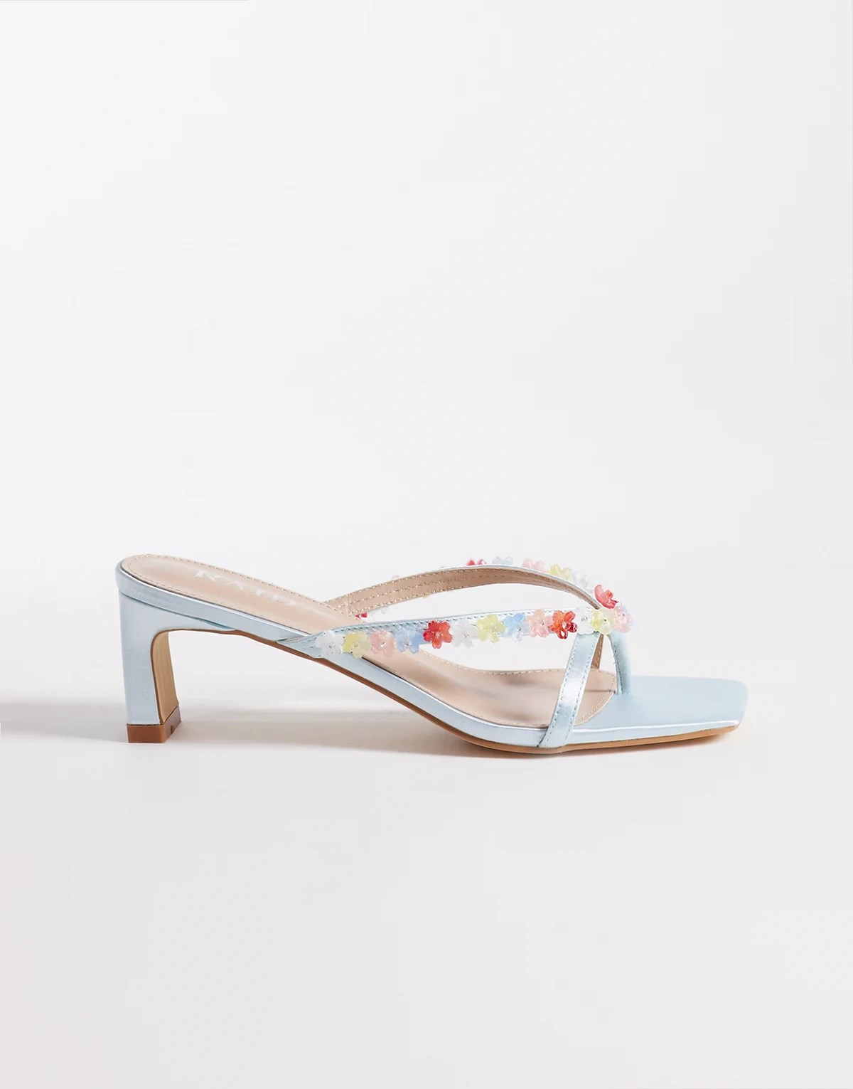 – Airlea – Sandaletten aus blauem Satin mit Kitten-Absatz und Blumenapplikation