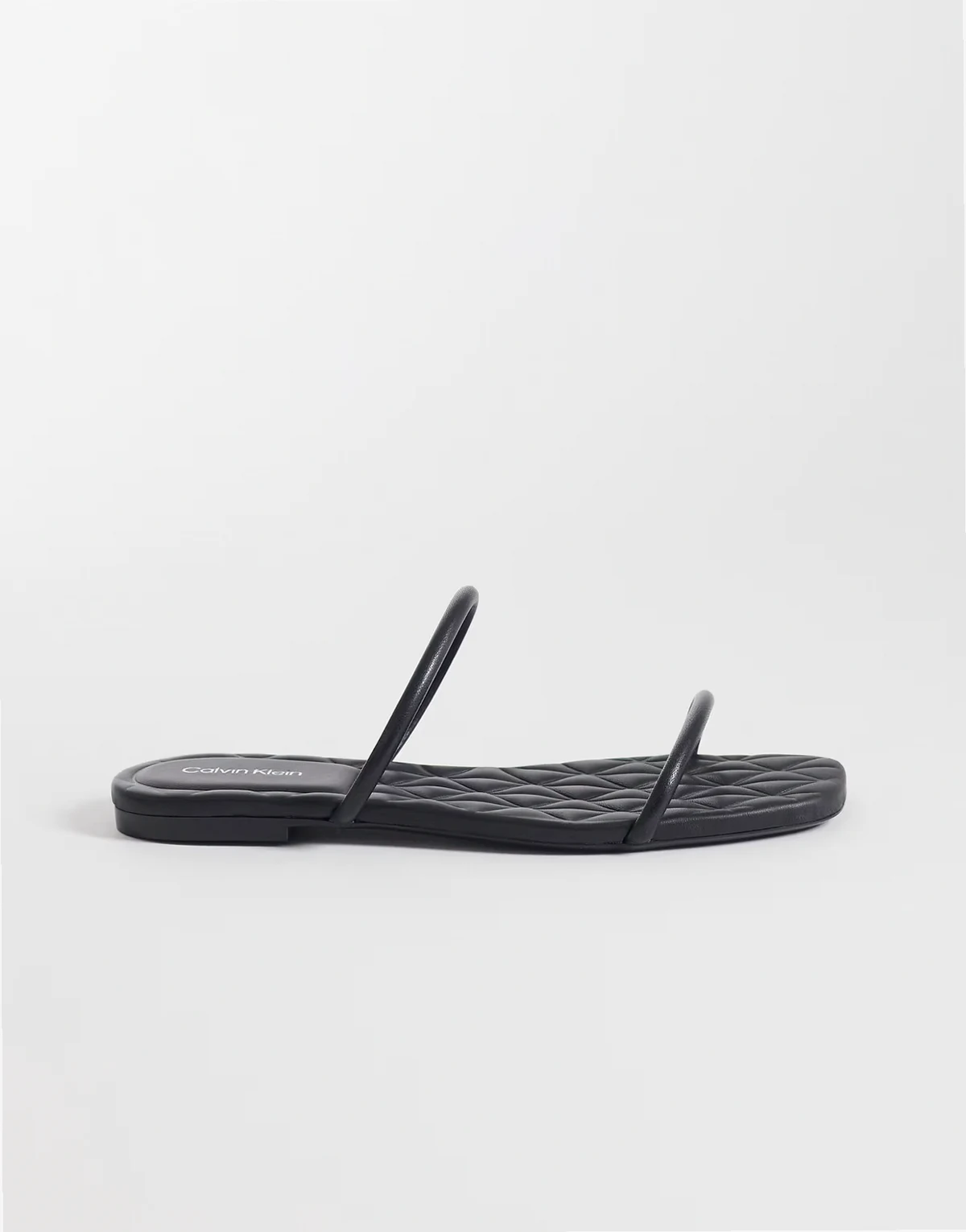 Jeans – Flache Sandalen aus gestepptem Leder in Schwarz mit eckiger Zehenpartie