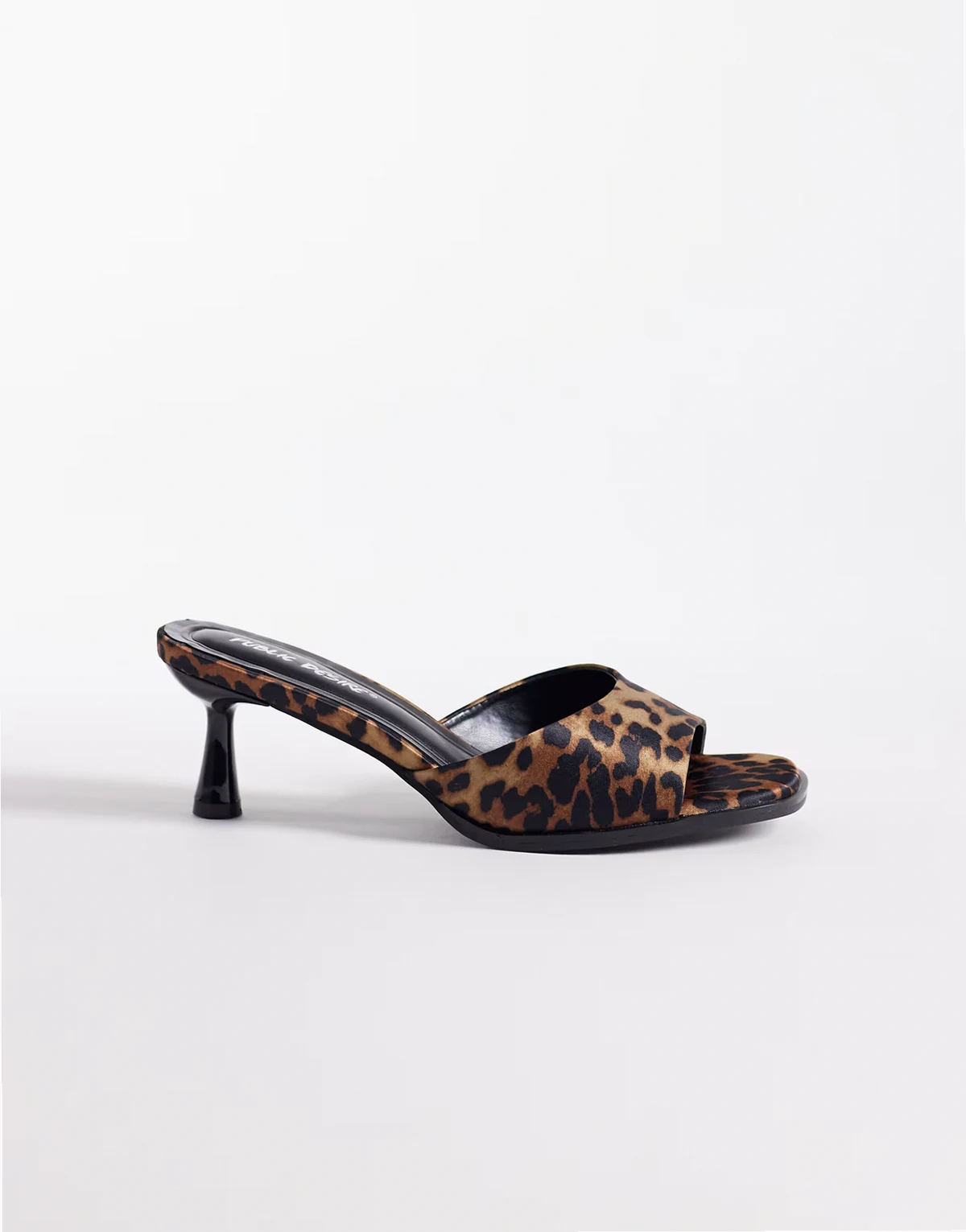 – Jessa – Sandalen-Pantoletten mit Leopardenmuster und Pfennigabsatz