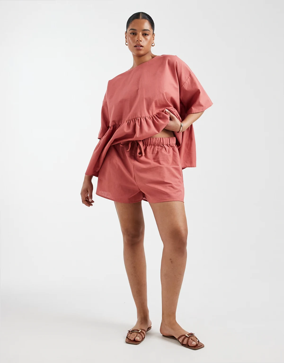 ASOS DESIGN Curve – Pudroworóżowe szorty z wiązaniem w talii i kieszeniami