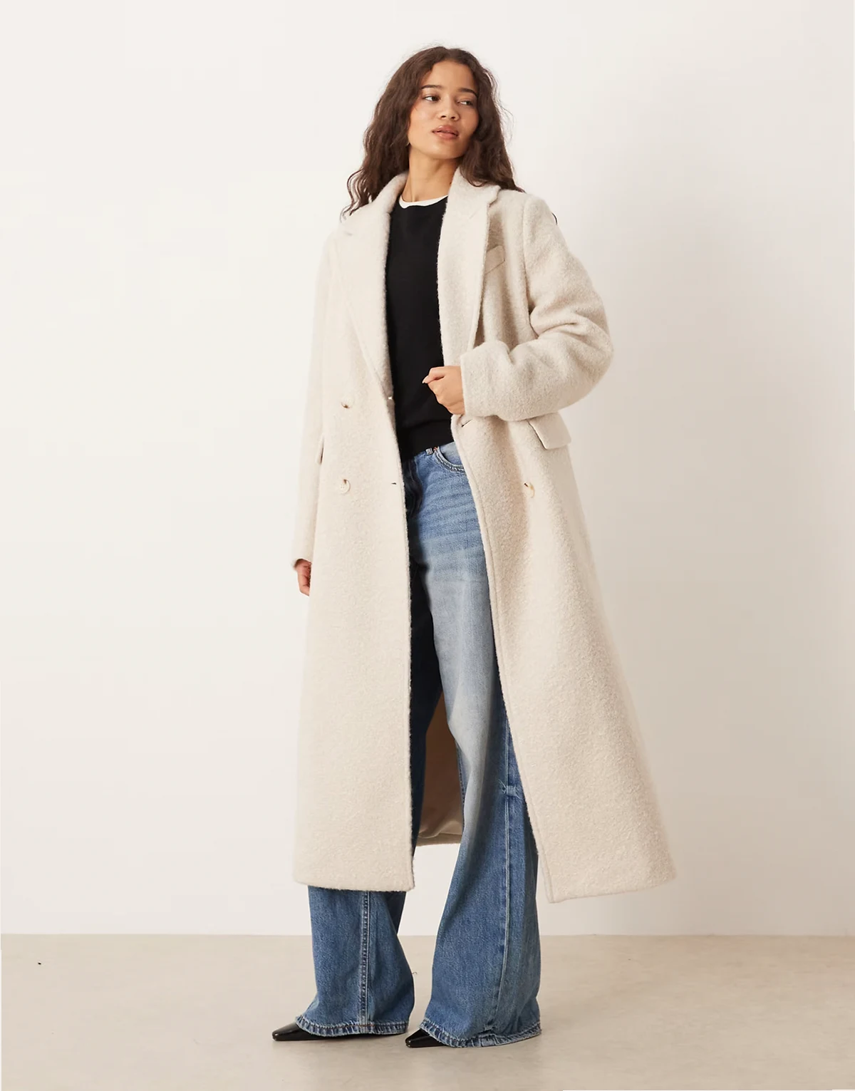 – Langer Midimantel aus Bouclé in Creme