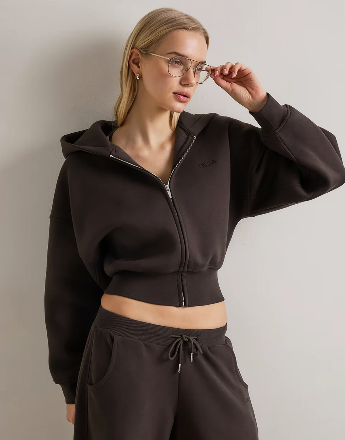 Cocoon zip up hoodie in americano