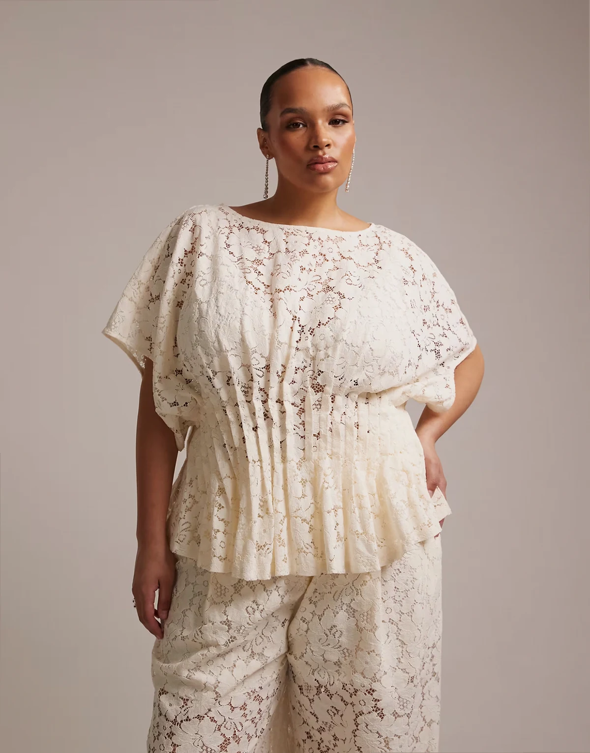 ASOS DESIGN Curve – Koronkowy top ślubny z krótkim rękawem, część zestawu