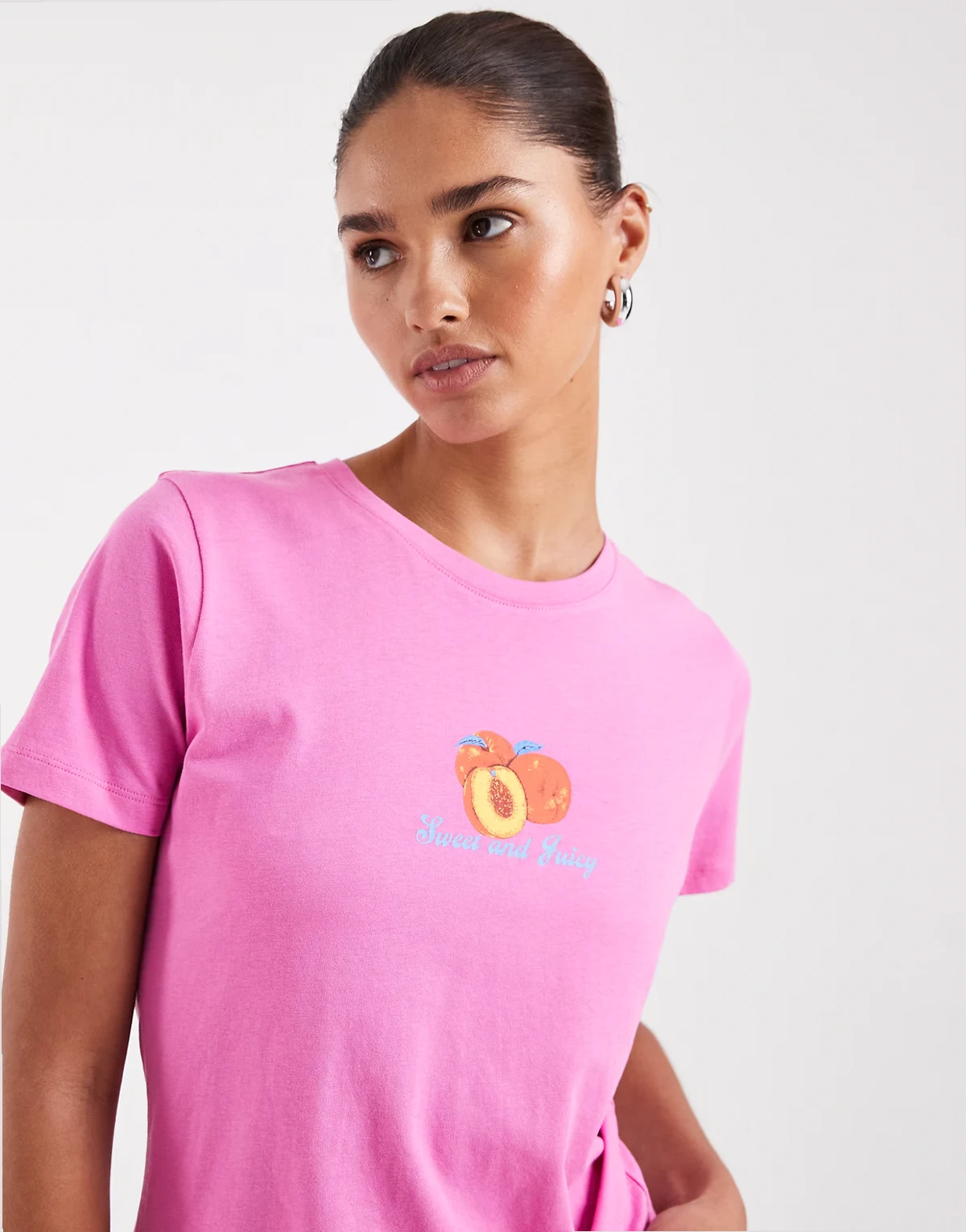 tee with peach print in pink