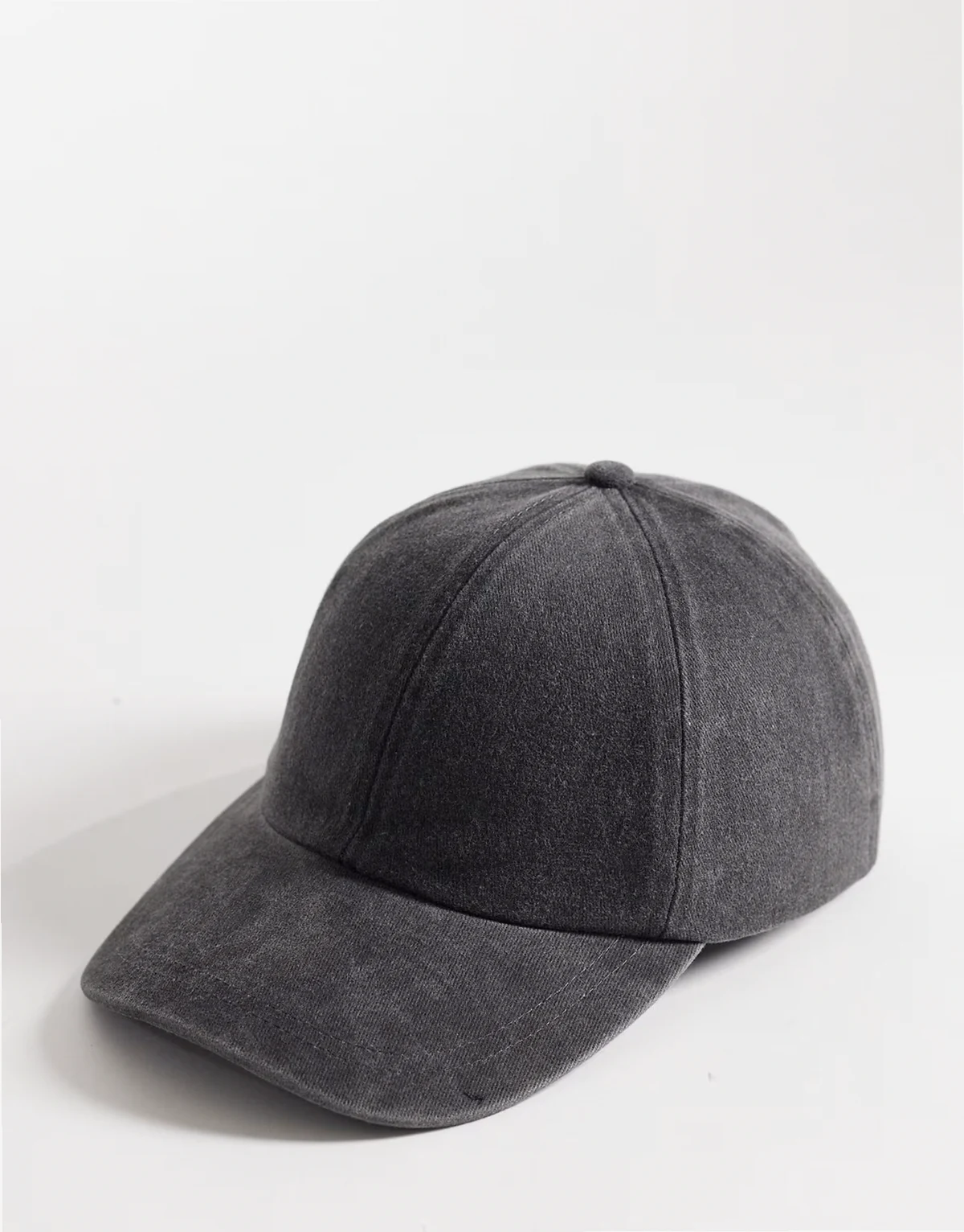 baseball cap in washed charcoal
