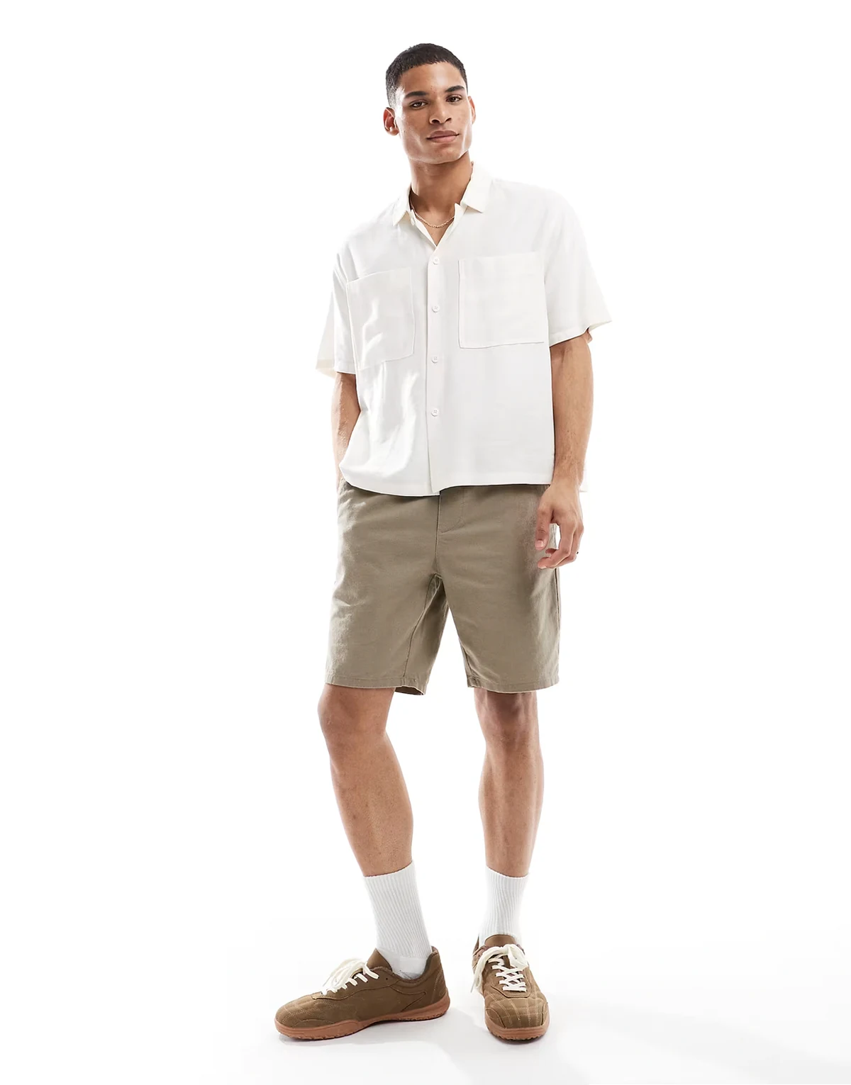 – Shorts aus Leinenmix in Taupe mit Kordelzugbund