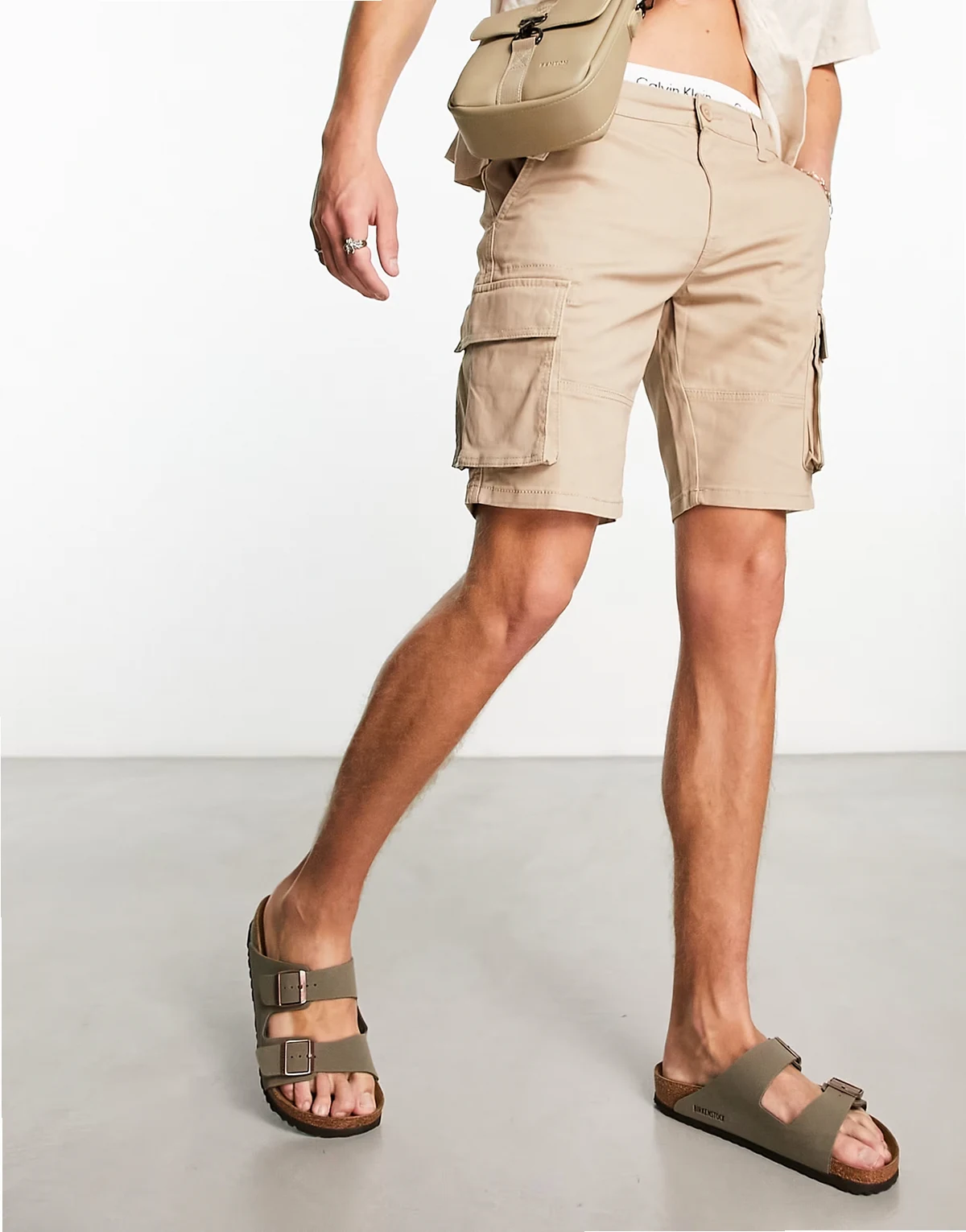 – Cargo-Shorts in Beige