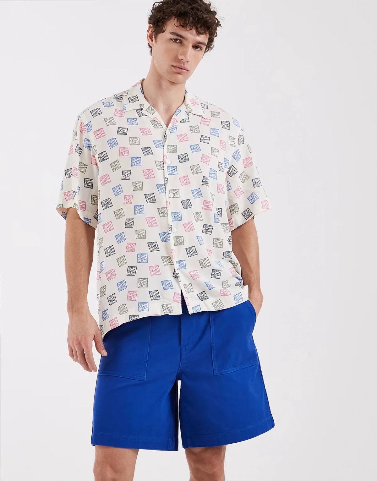 X Hôtel Amour pocket detail shorts in blue
