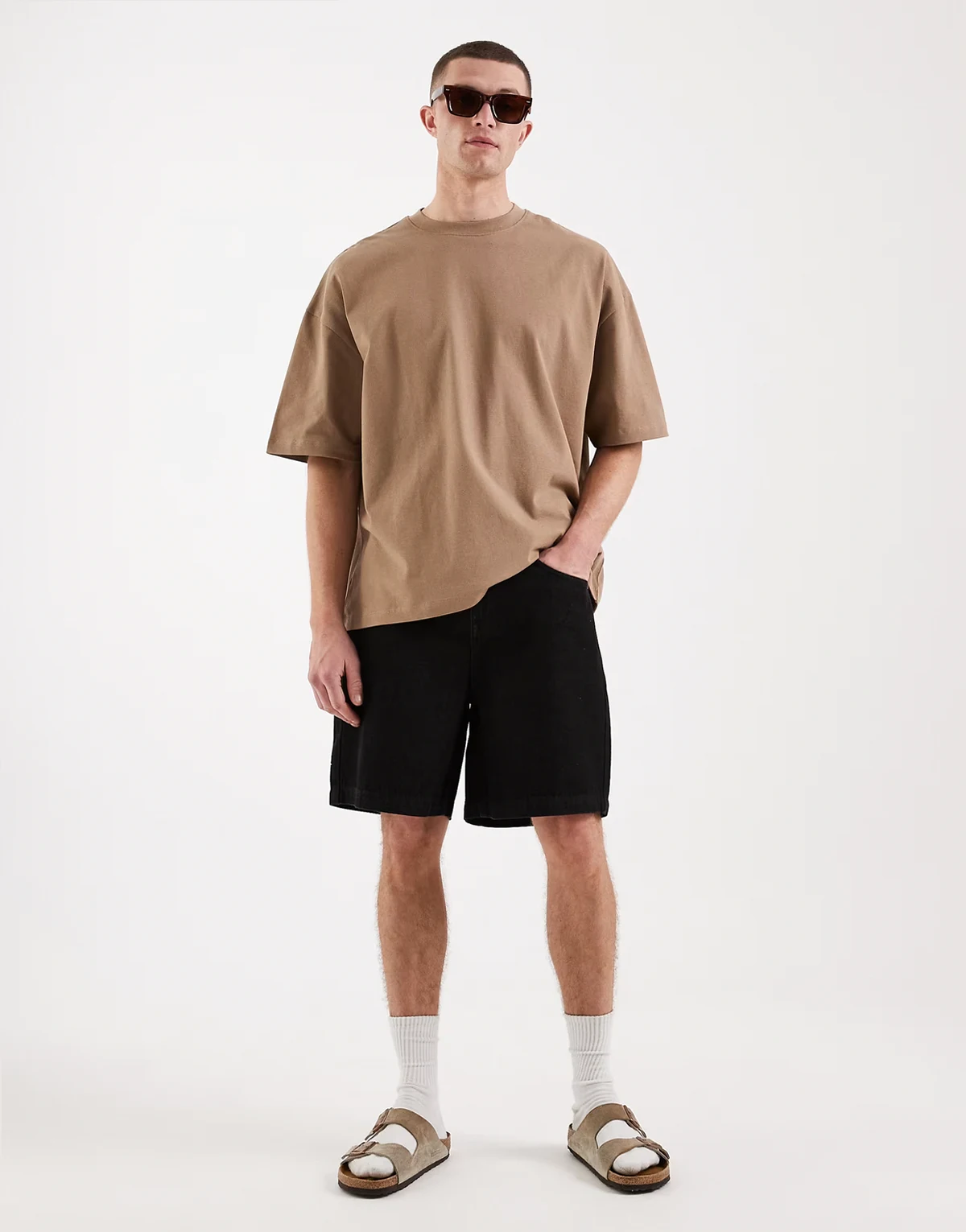 – Mittellange Jeans-Jorts in Schwarz