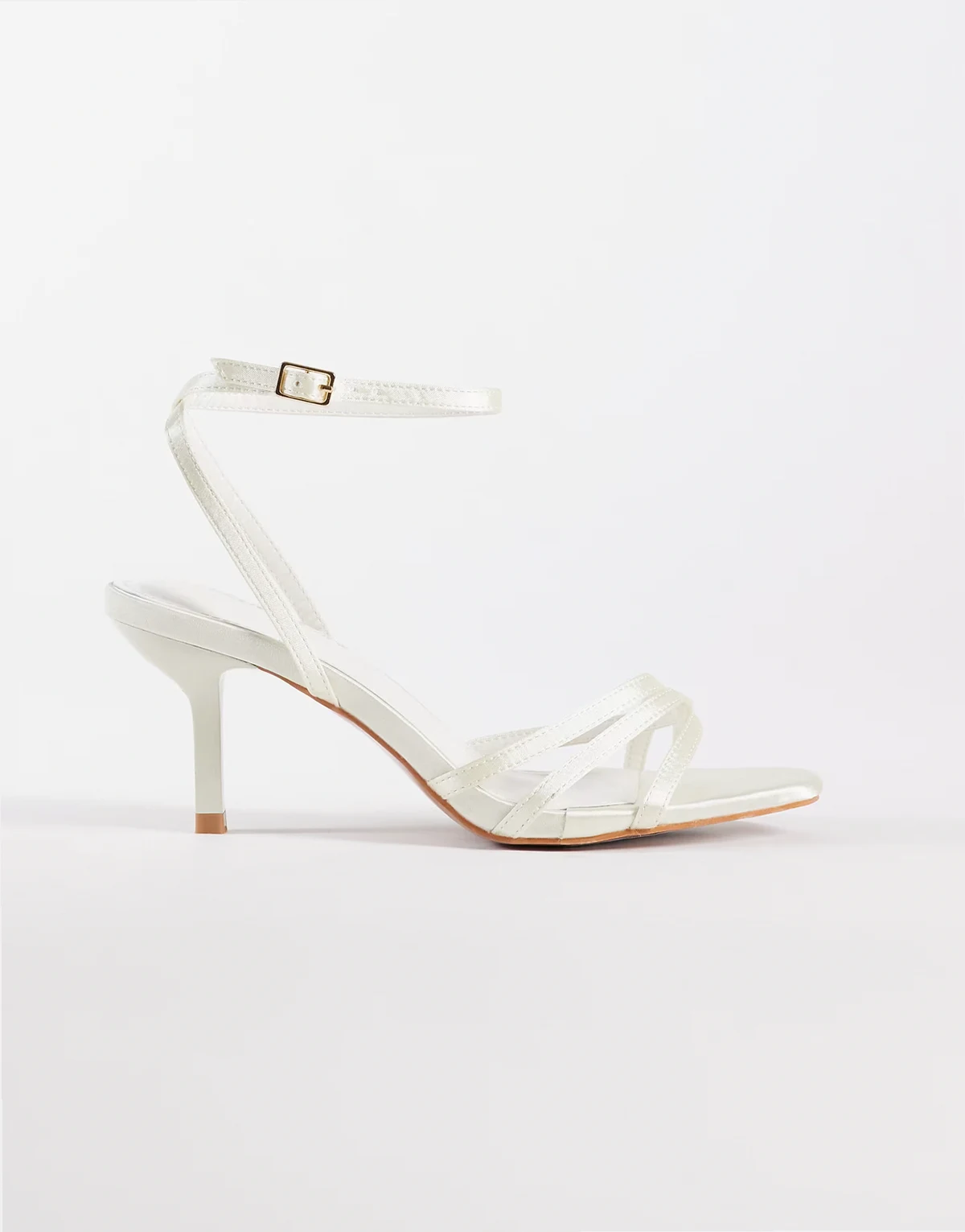 – Juliette – Riemchen-Sandaletten aus Satin in Elfenbein mit Absatz