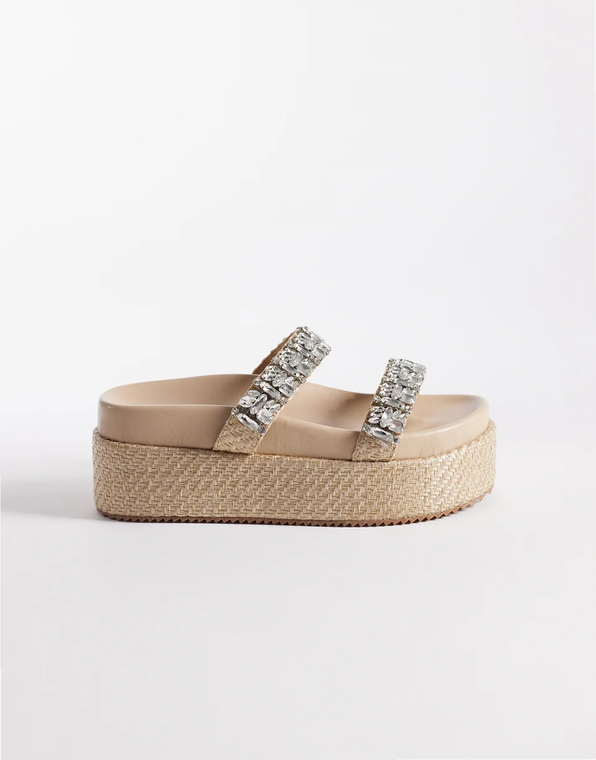 – Darcy – Bast-Sandalen mit Plateausohle und verzierten Riemen