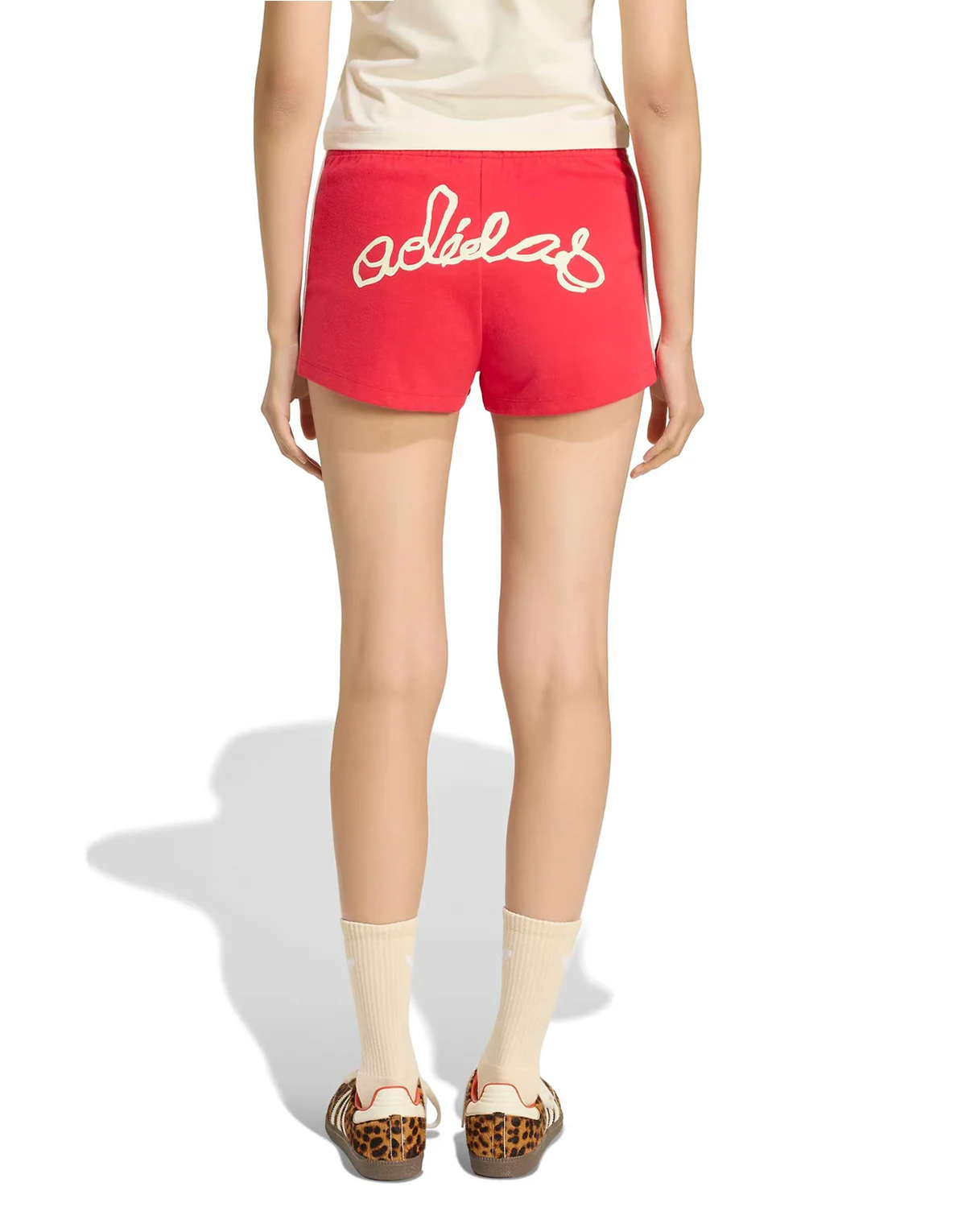 knit shorts in red