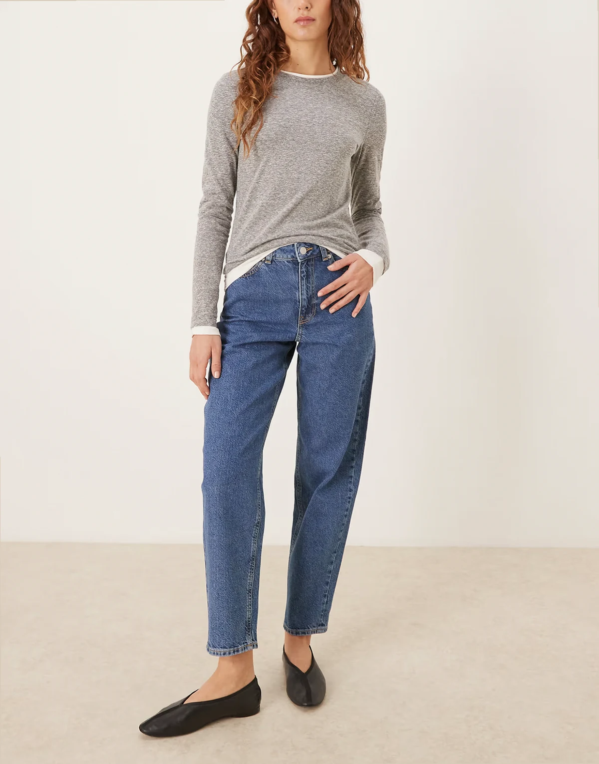 Lisbon mom jeans in mid blue