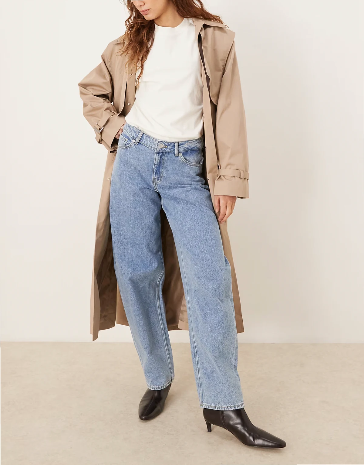 Fuji barrel leg jeans in light blue