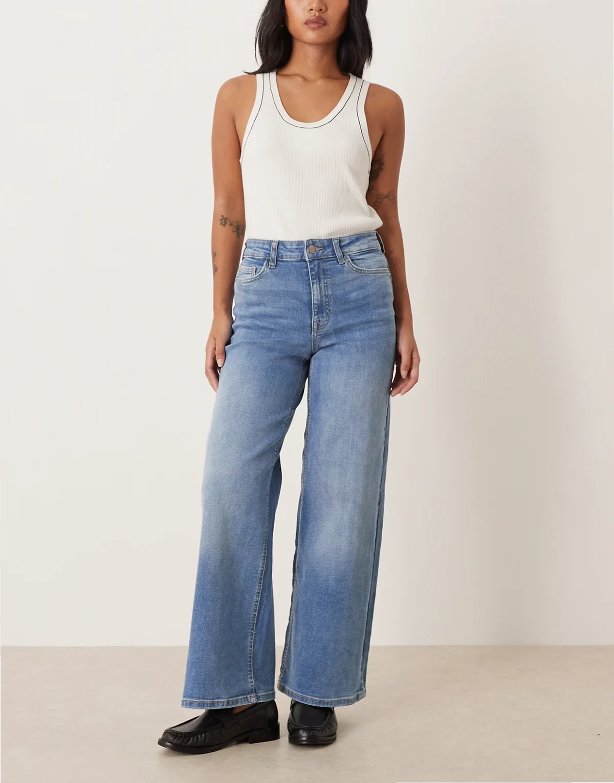 – Felina – Jeans in Mittelblau mit weitem Bein und hohem Bund