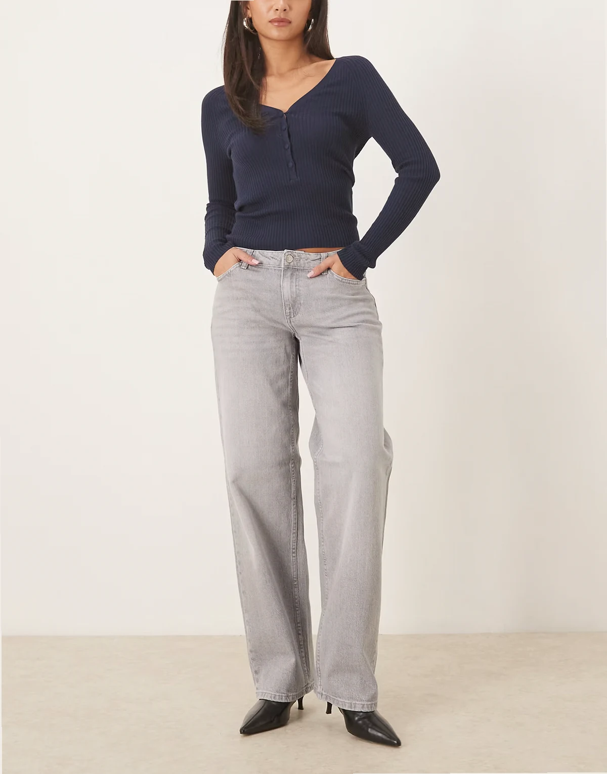 – Katie – Straight-Leg-Jeans in Hellgrau mit niedrigem Bund
