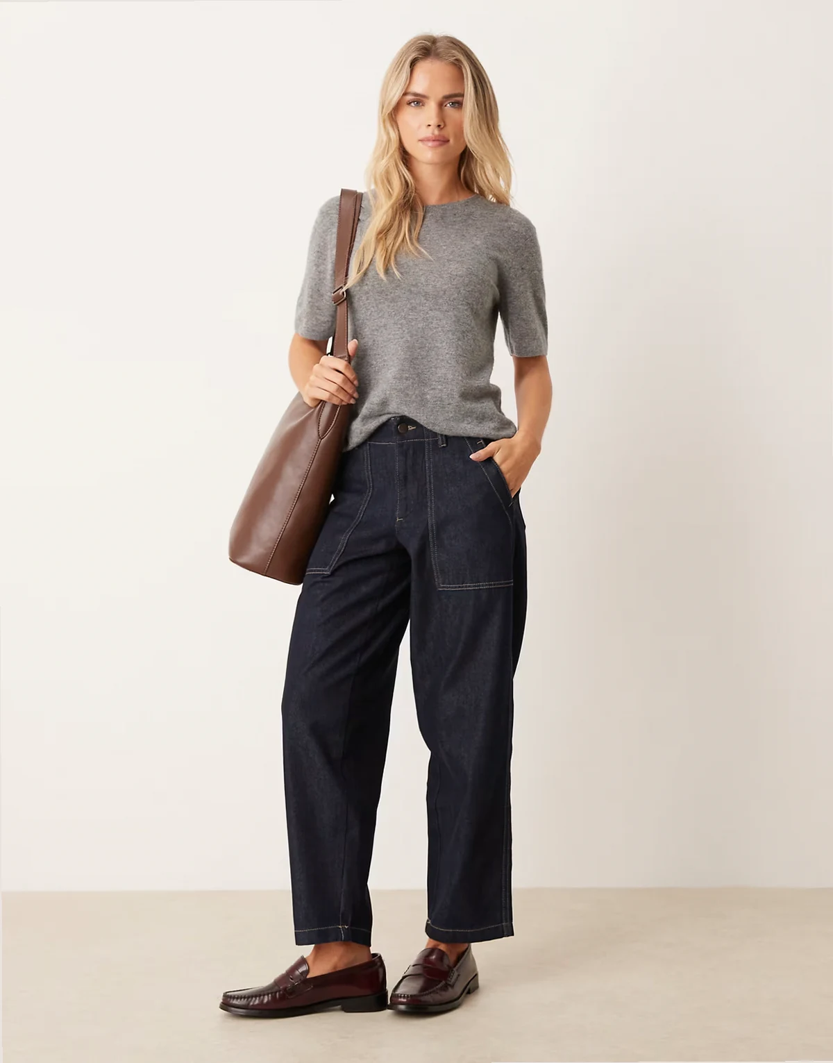 – Sansa – Jeans in Dunkelblau mit weitem Bein, Nahtdetails und hohem Bund