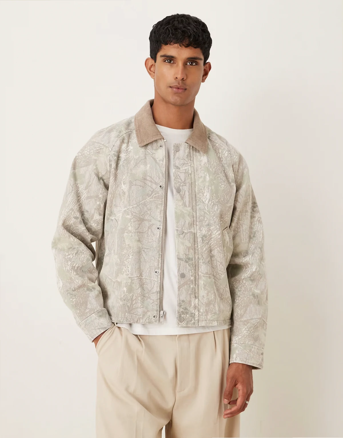 lightweight cropped barn jacket in camo print