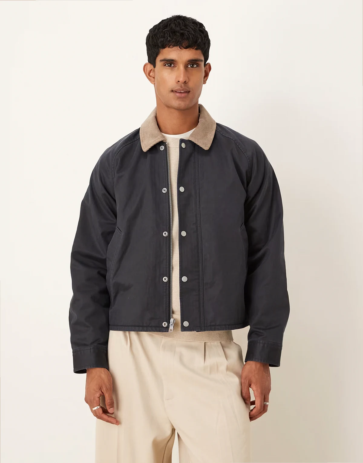 lightweight cropped barn jacket in black