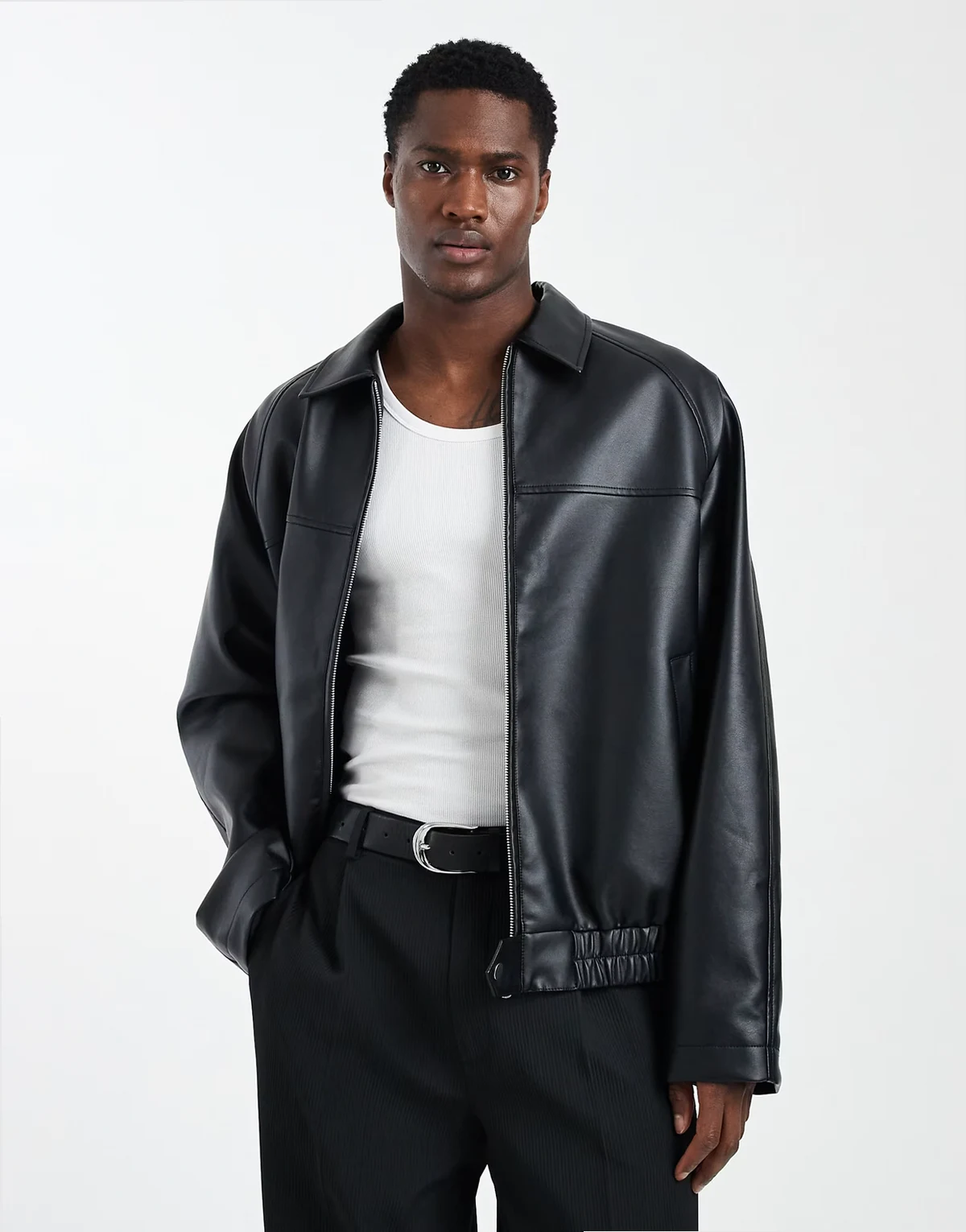 – Oversize-Jacke aus Kunstleder in Schwarz