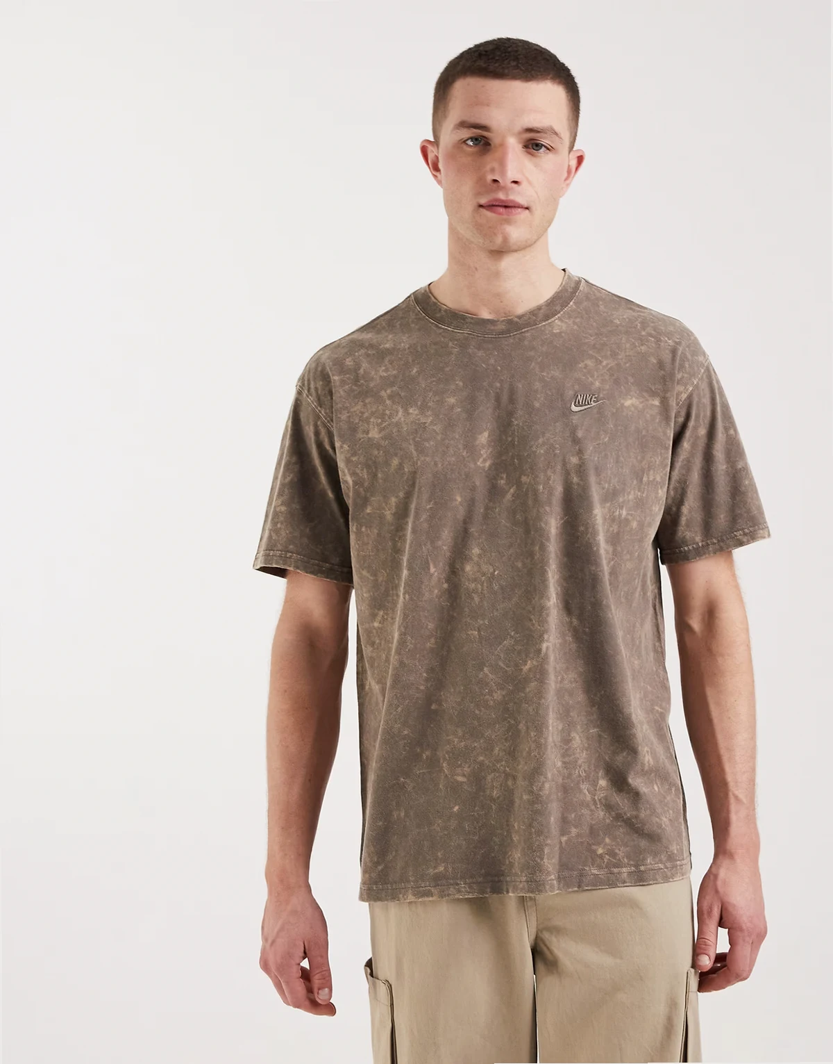 Sportswear Max 90 Club wash t-shirt in light gray