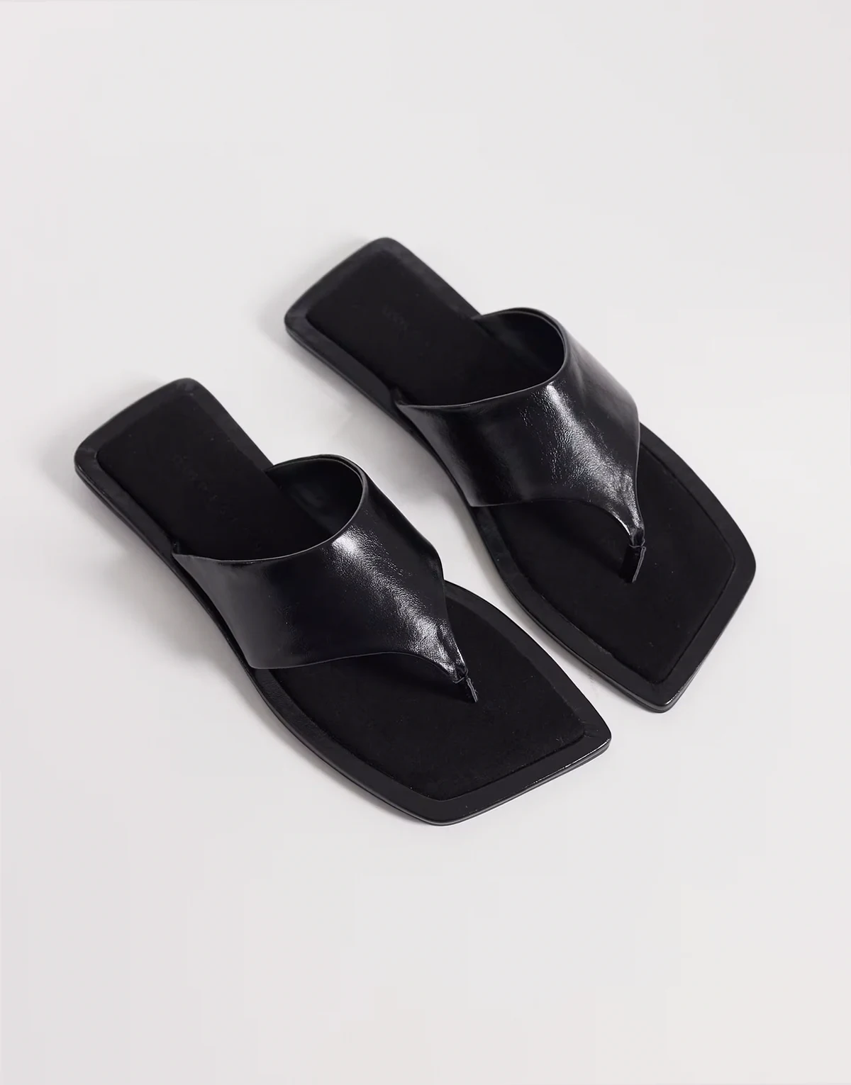 – Feline – Schwarze Sandalen mit eckiger Zehenpartie