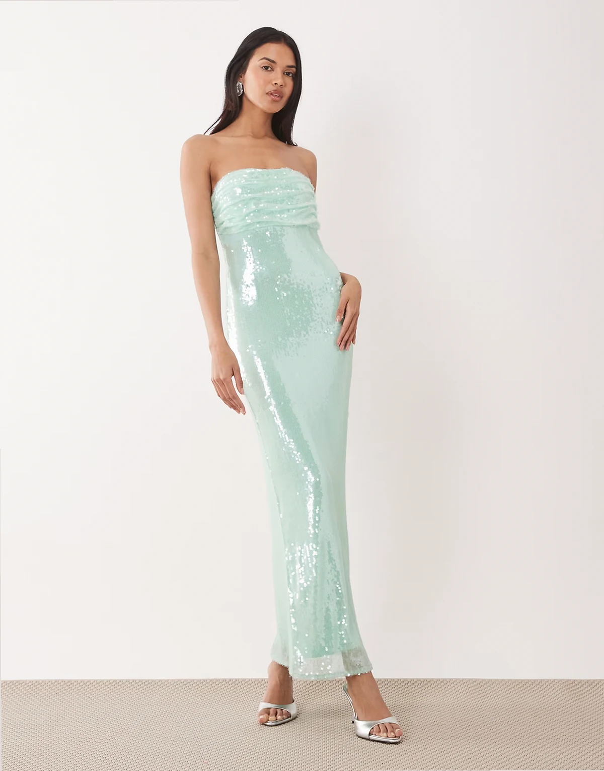 London – Trägerloses Pailletten-Maxikleid in Minzgrün mit geraffter Brustpartie