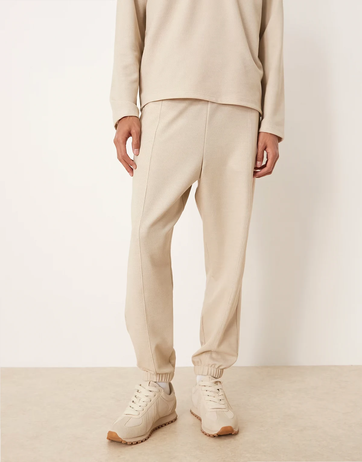 pique tapered sweatpants set with pin tuck in beige
