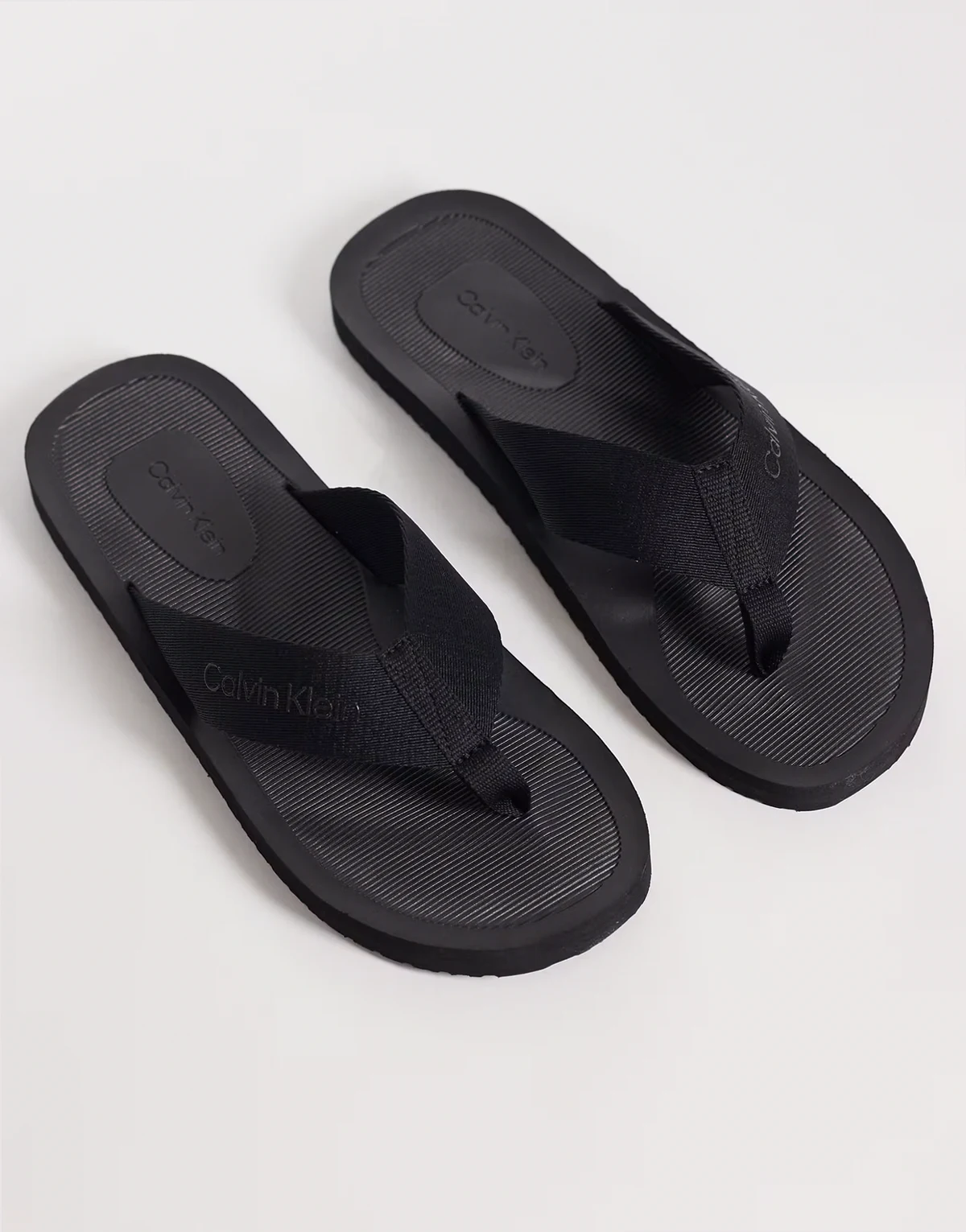 flip flops in black