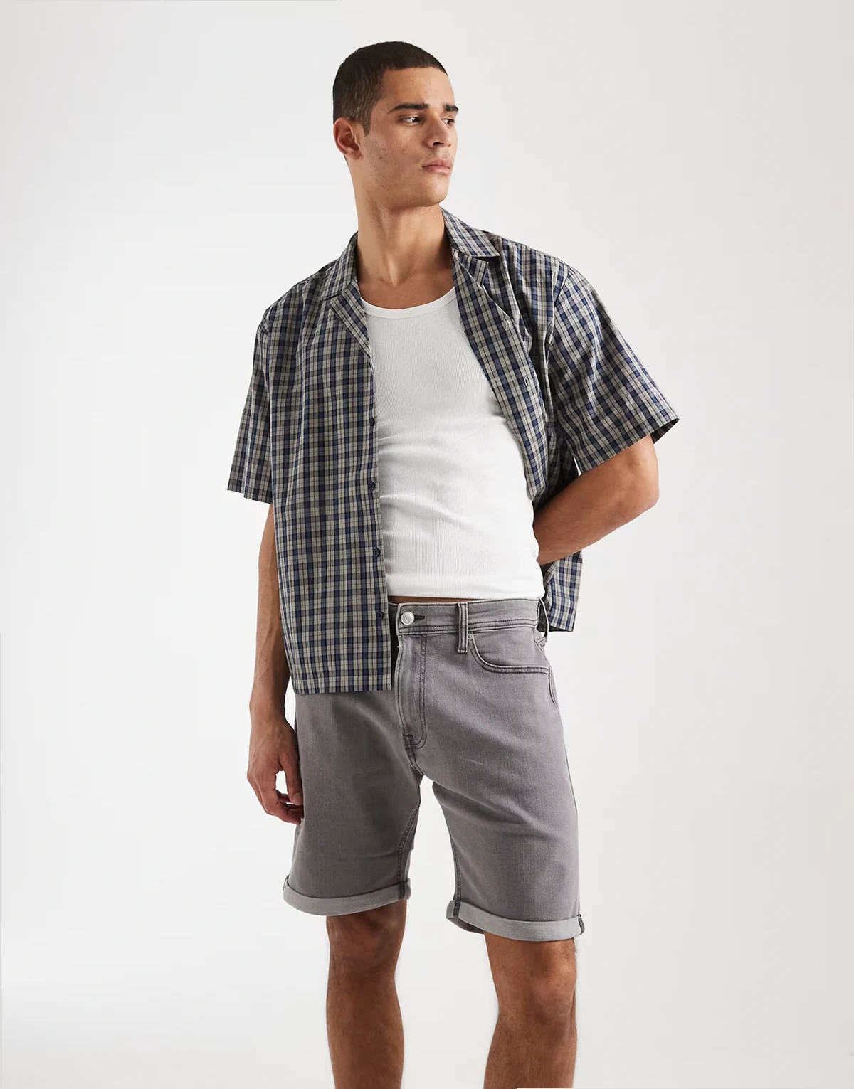 – Joe – Jeansshorts in Grau mit Umschlag