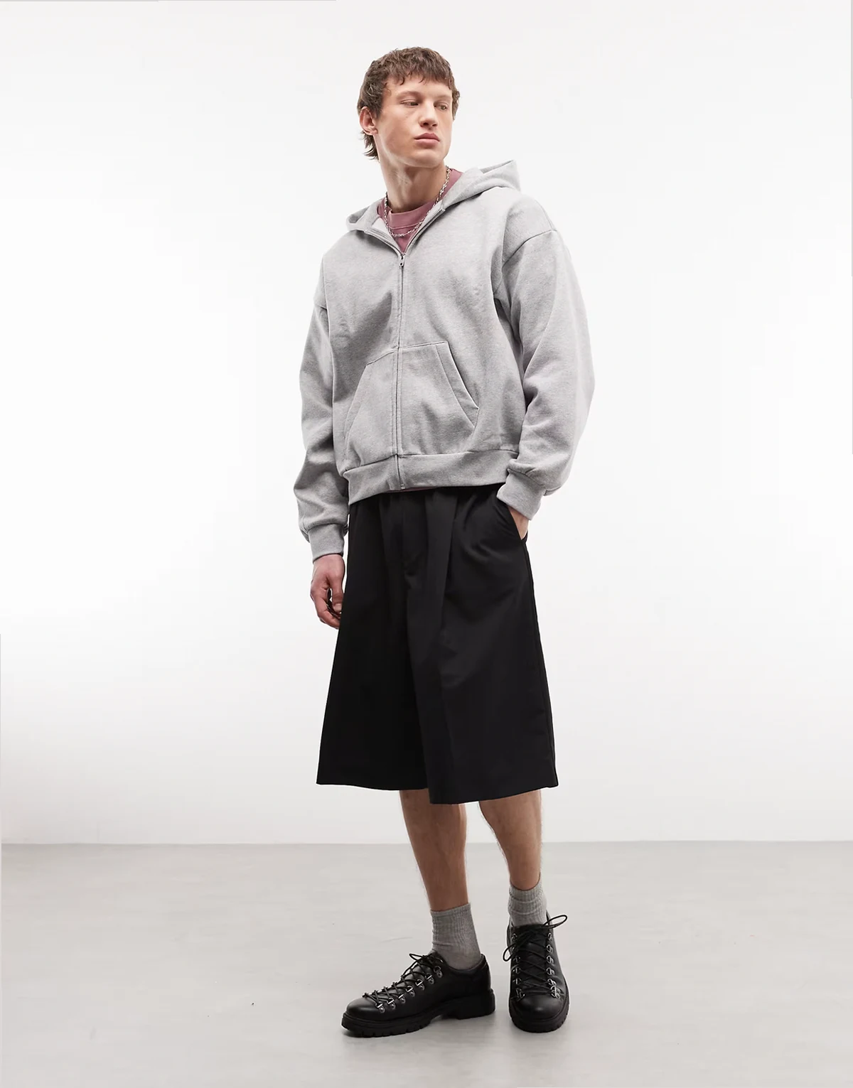 – Oversize-Anzug-Shorts in Schwarz
