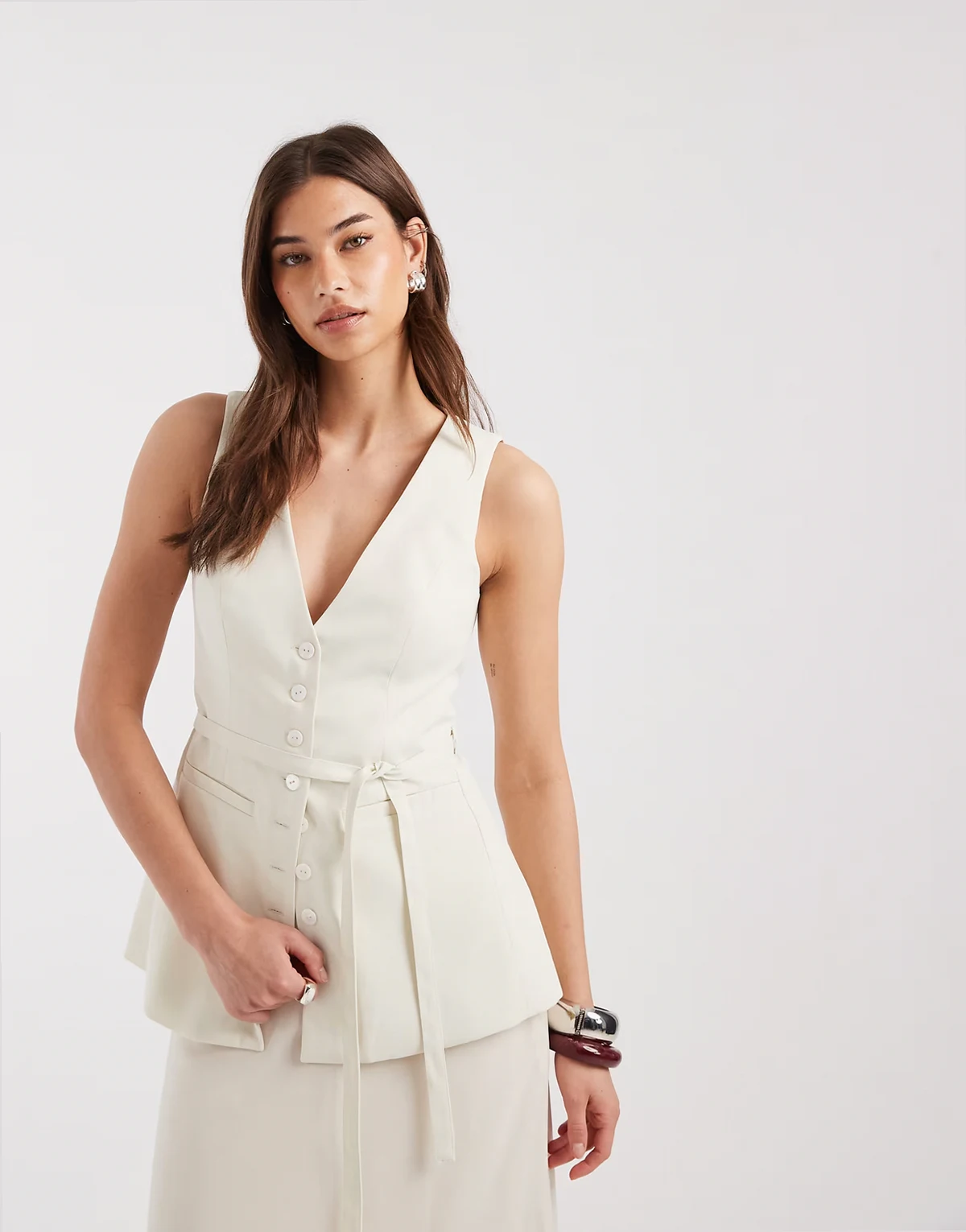 longline v neck vest in cream