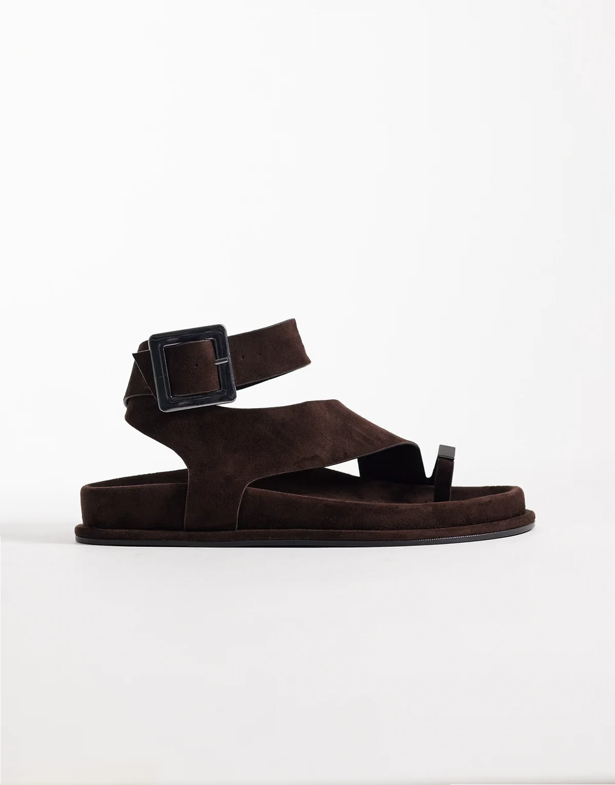 – Fletcher – Sandalen in Schokobraun mit Fußbett und Zehenschlaufe aus Metall