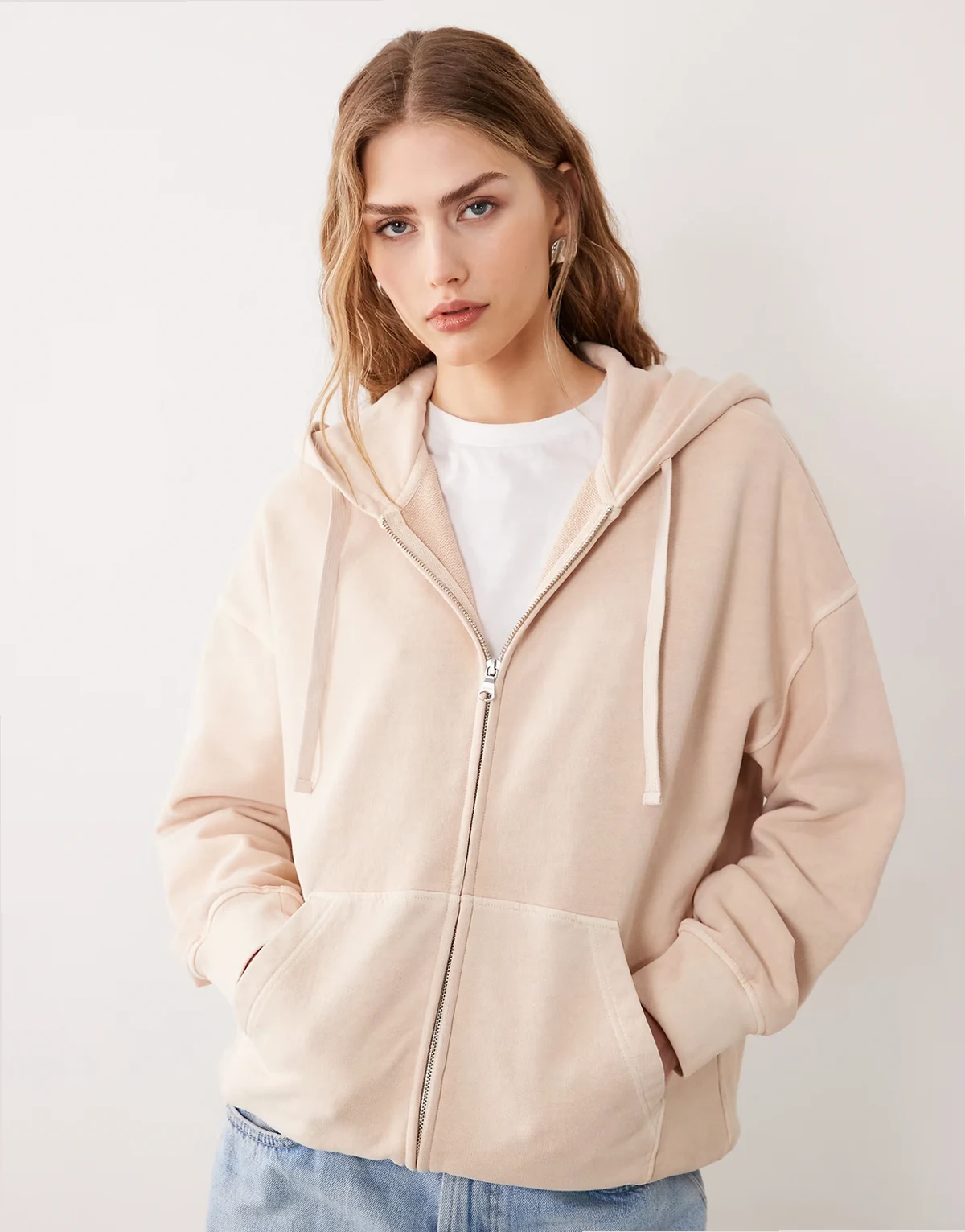 – Schwere Kapuzenjacke in Hellbeige mit Reißverschluss