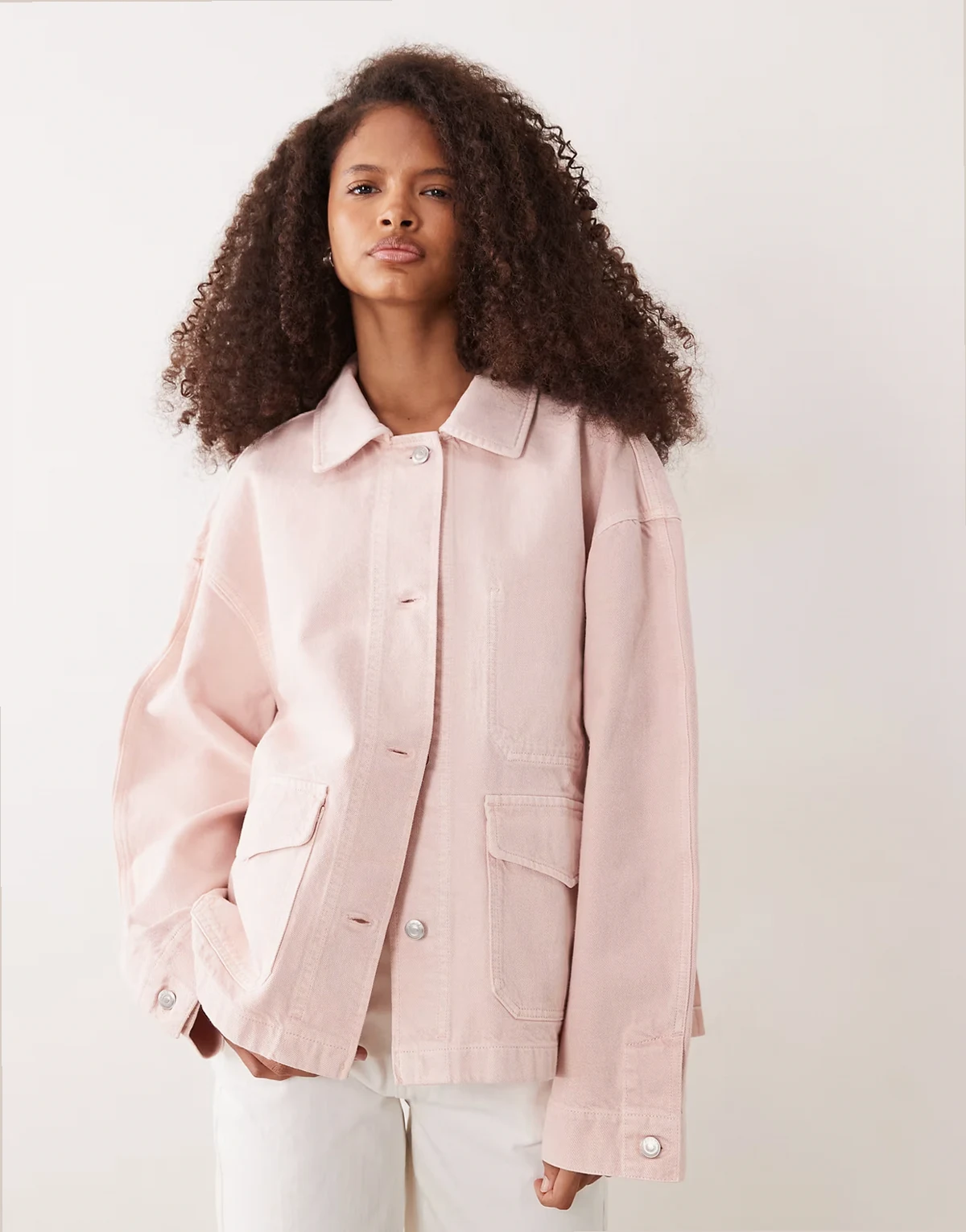 – Oversize-Hemdjacke aus Denim im Utility-Stil in verwaschenem Rosa