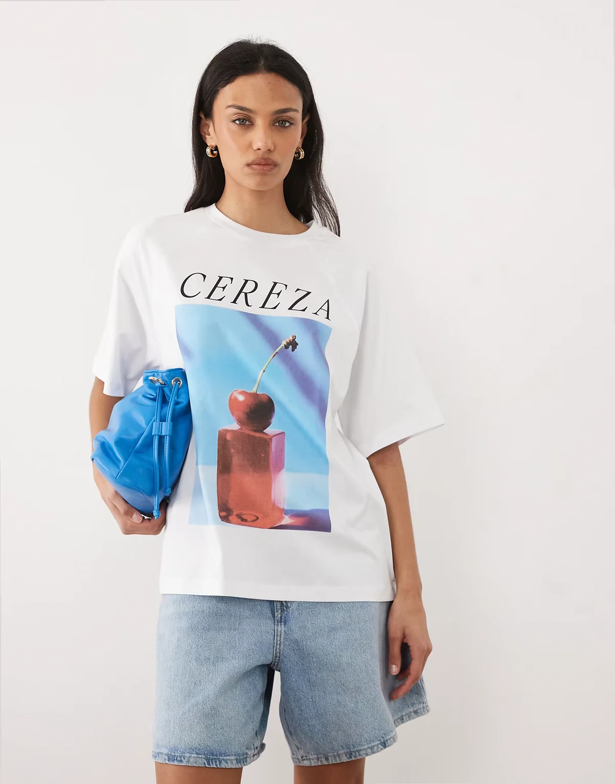 – Oversize-T-Shirt in Weiß mit Kirsch-Grafikprint