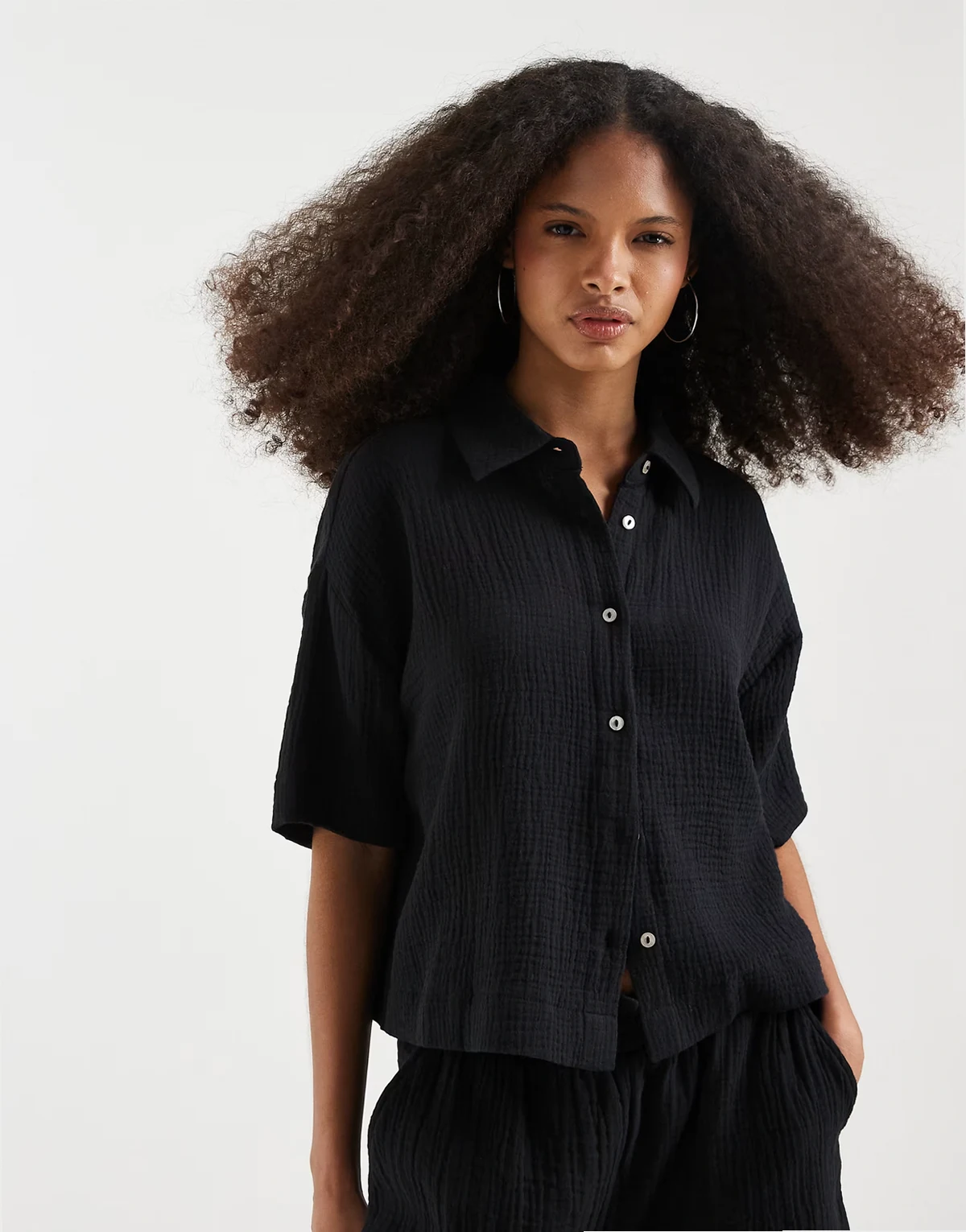 cheesecloth textured boxy shirt in black - part of a set
