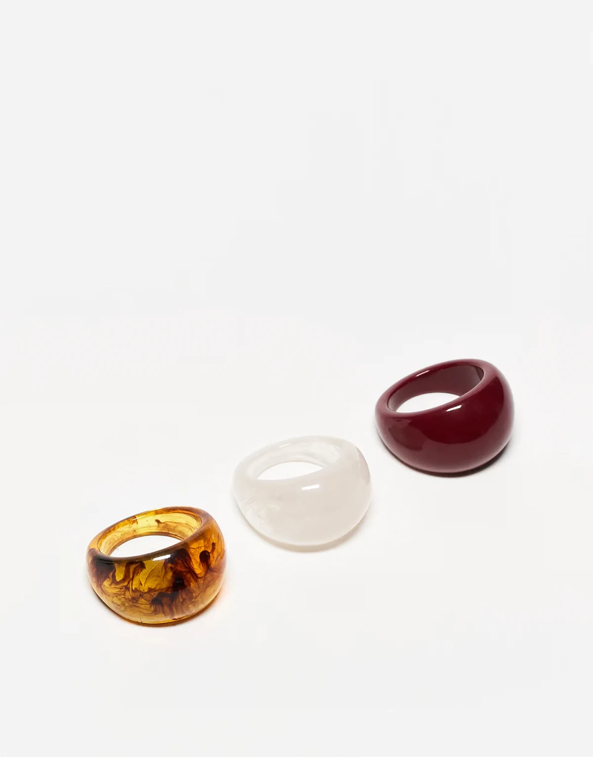 resin ring 3 pack in red, tort and white