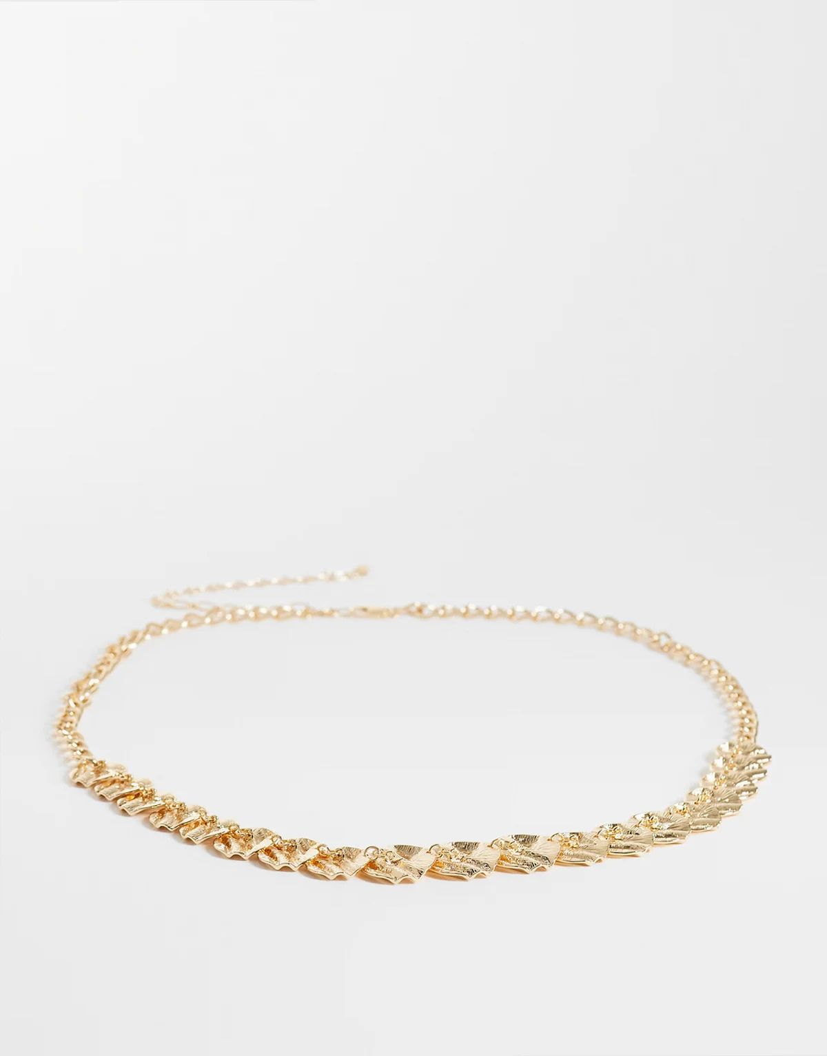 Curve hammered circle chain belt in gold tone