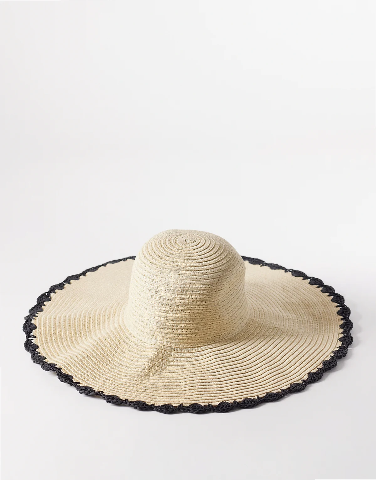 whip stitch wide brim floppy hat in black and white
