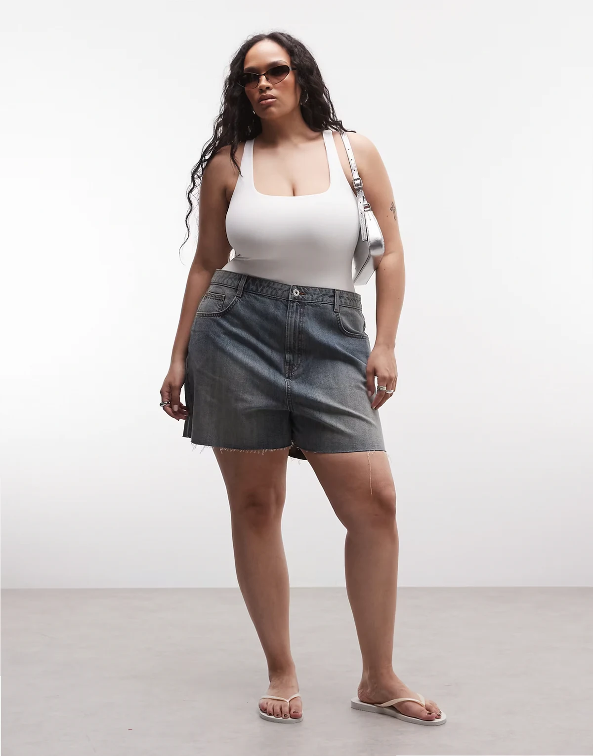 Plus raw hem mom shorts in lightwash