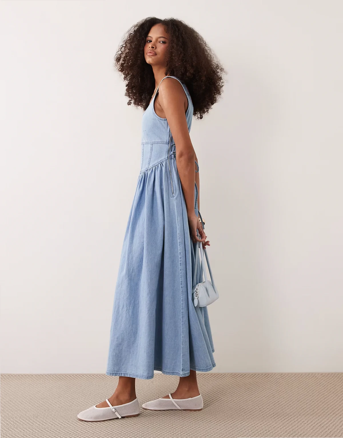 – Midi-Jeanskleid im Ballerina-Design in Hellblau